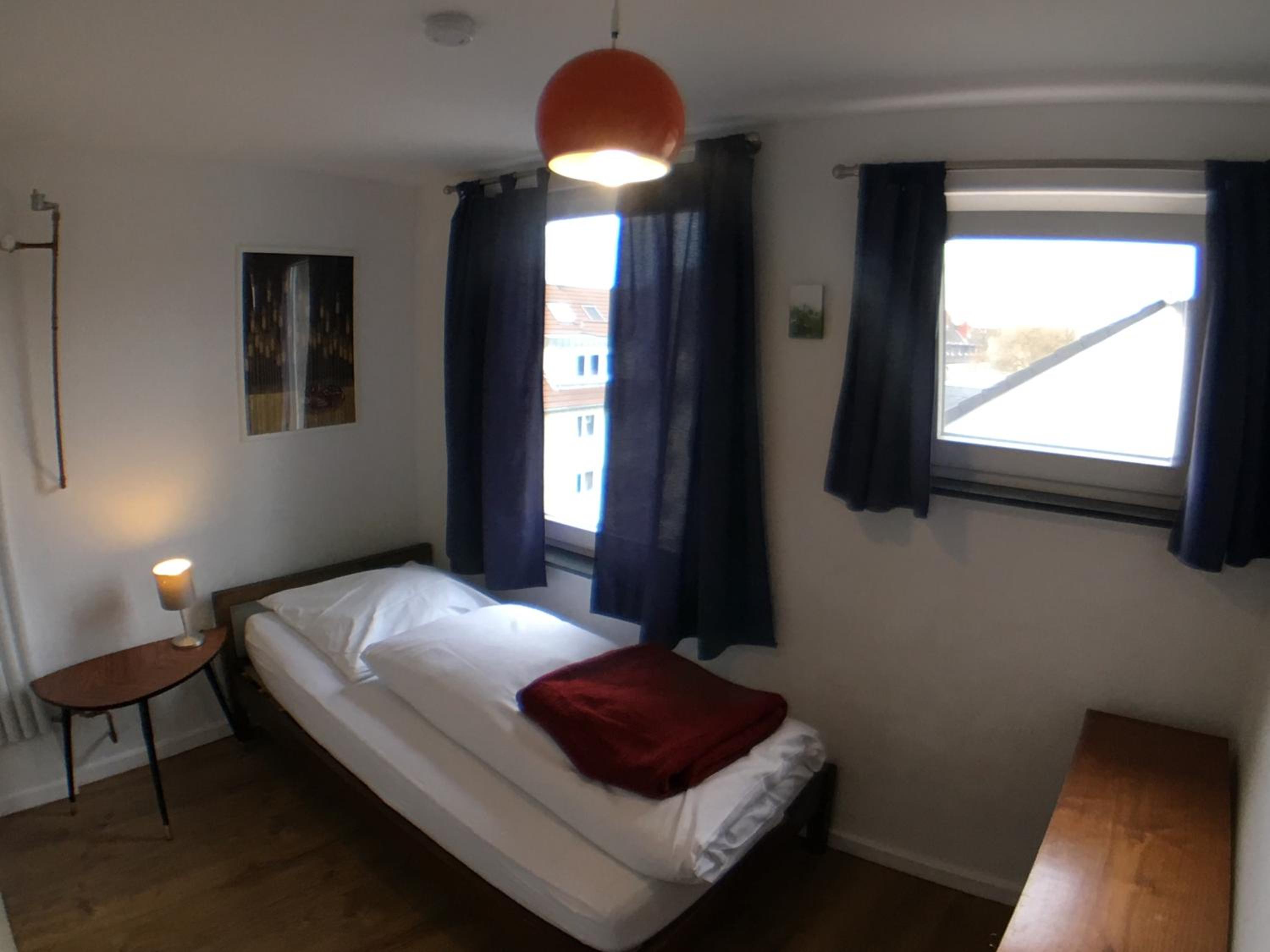 Single Room with Bathroom photo 1