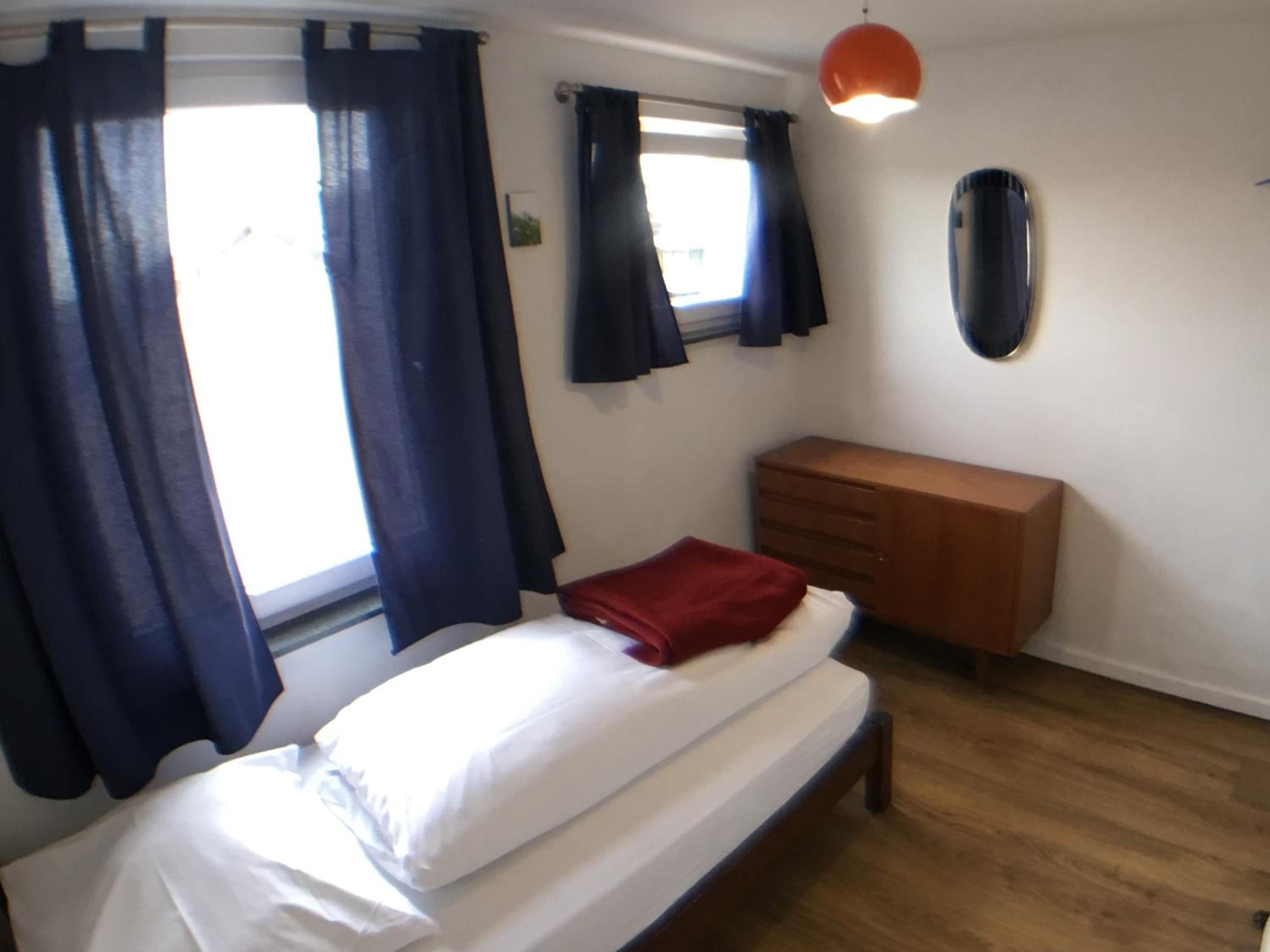 Single Room with Bathroom photo 2