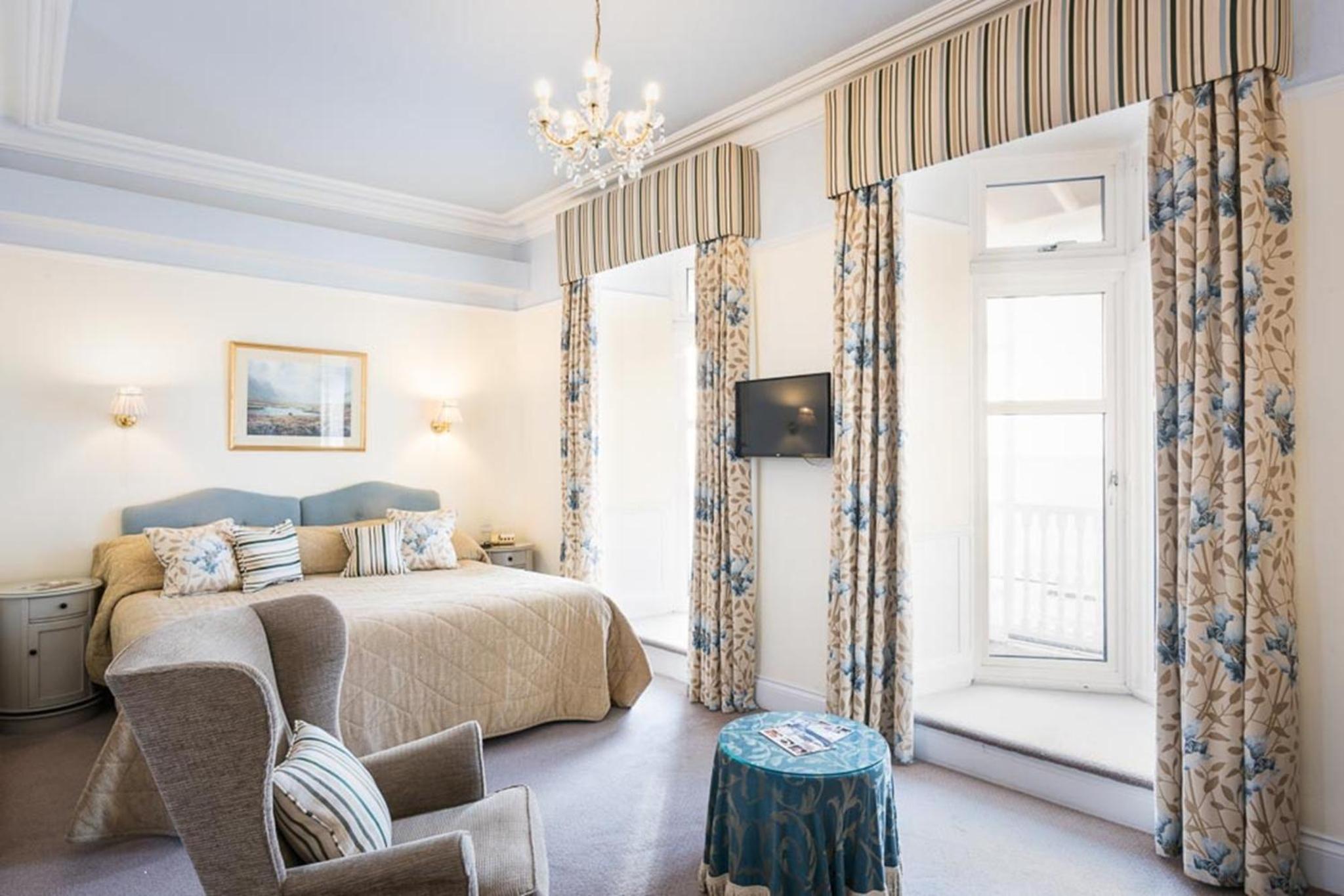 Deluxe Double Room with Balcony and Sea View