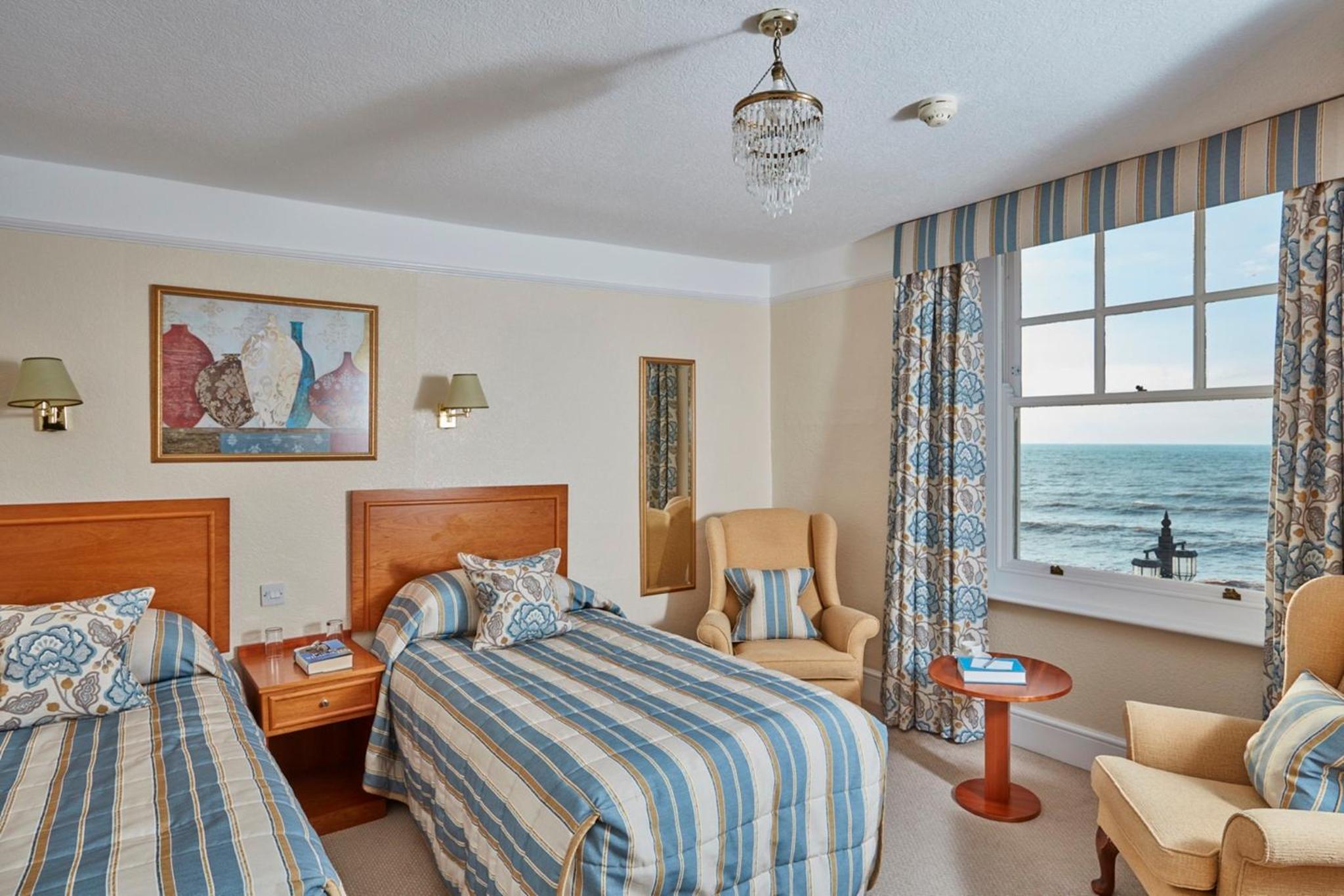 Superior Twin Room with Sea View photo 1