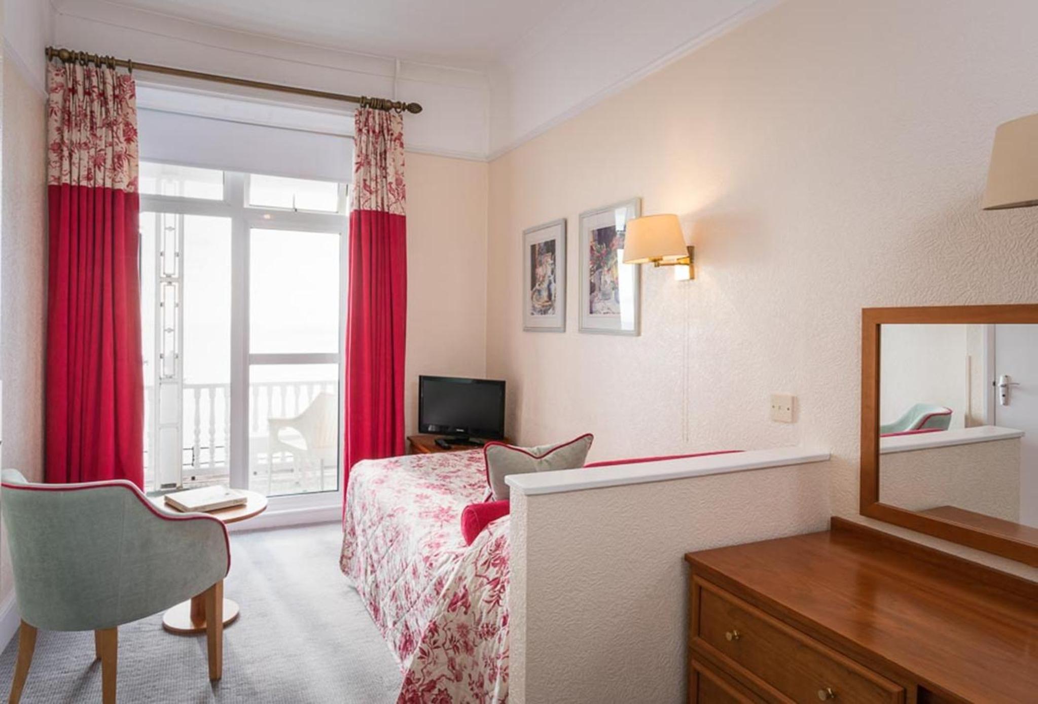 Deluxe Single Room with Balcony photo 2