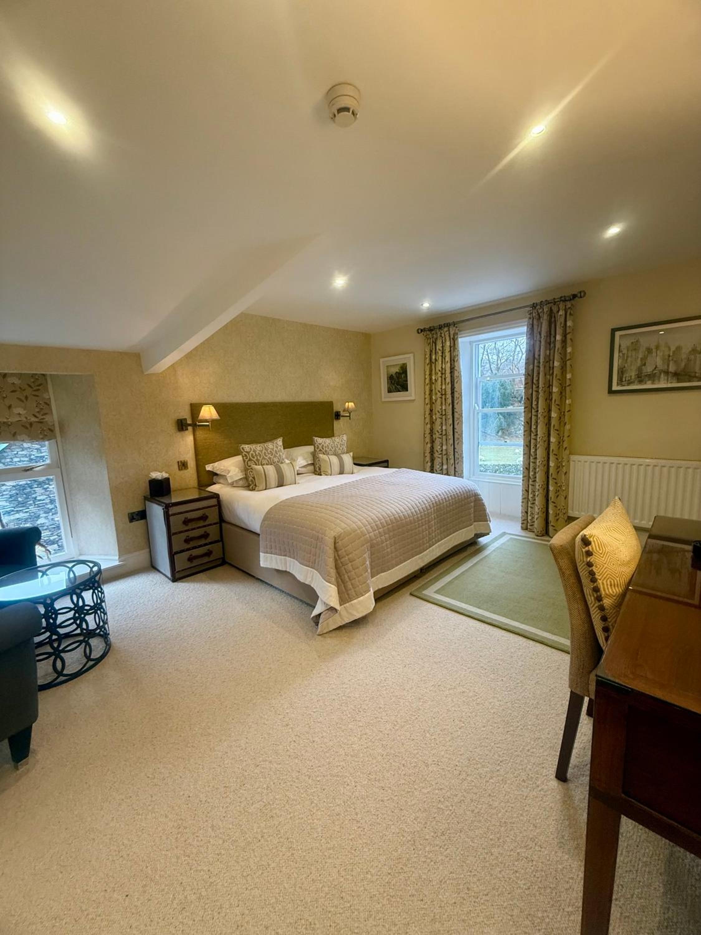 Single Room with Mountain View
