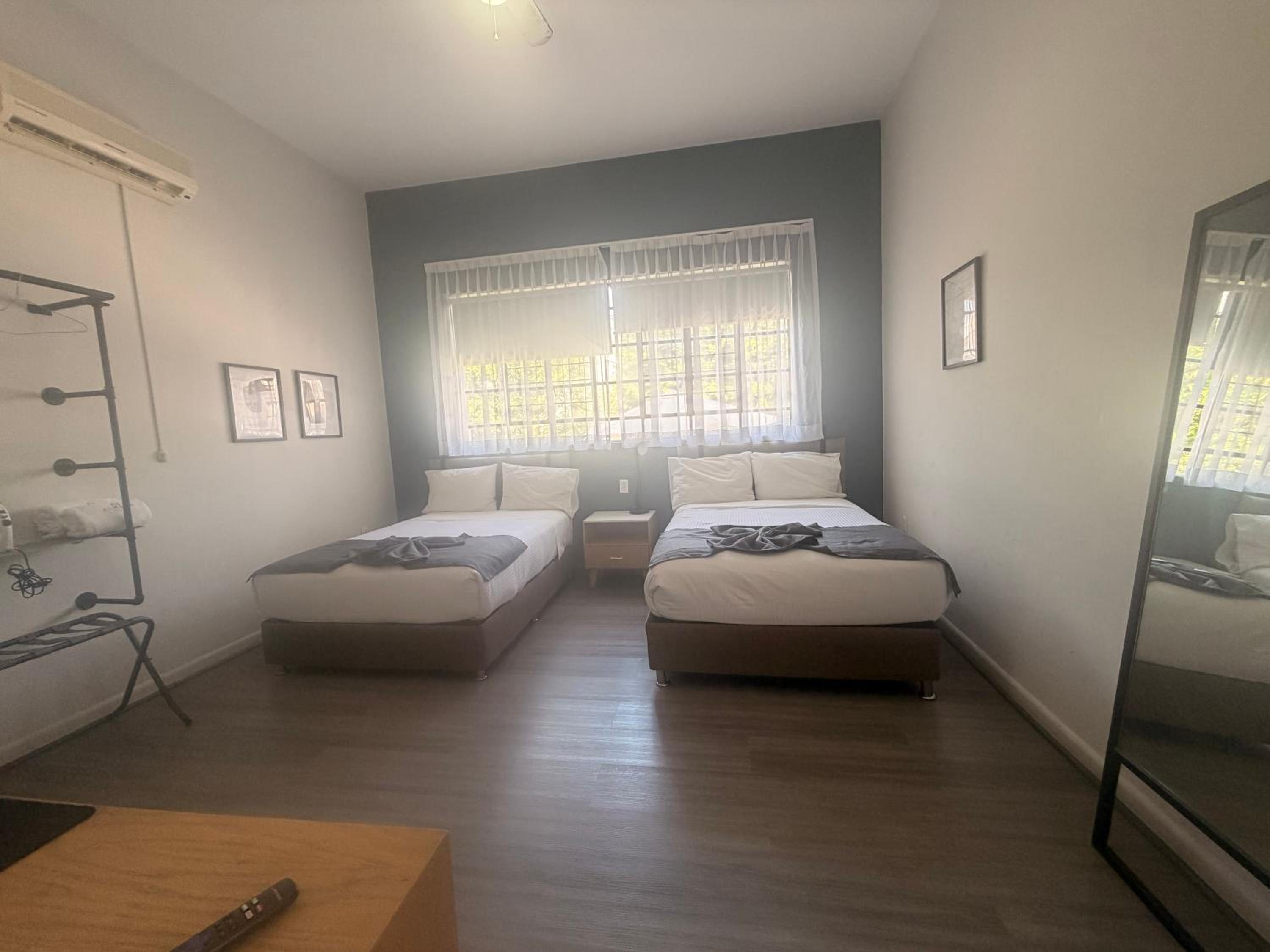 Quadruple Room with Private Bathroom
