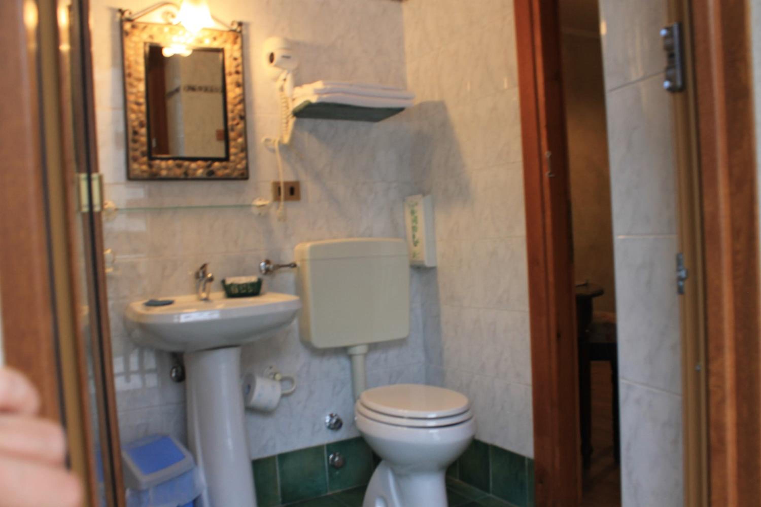 Double or Twin Room photo 3