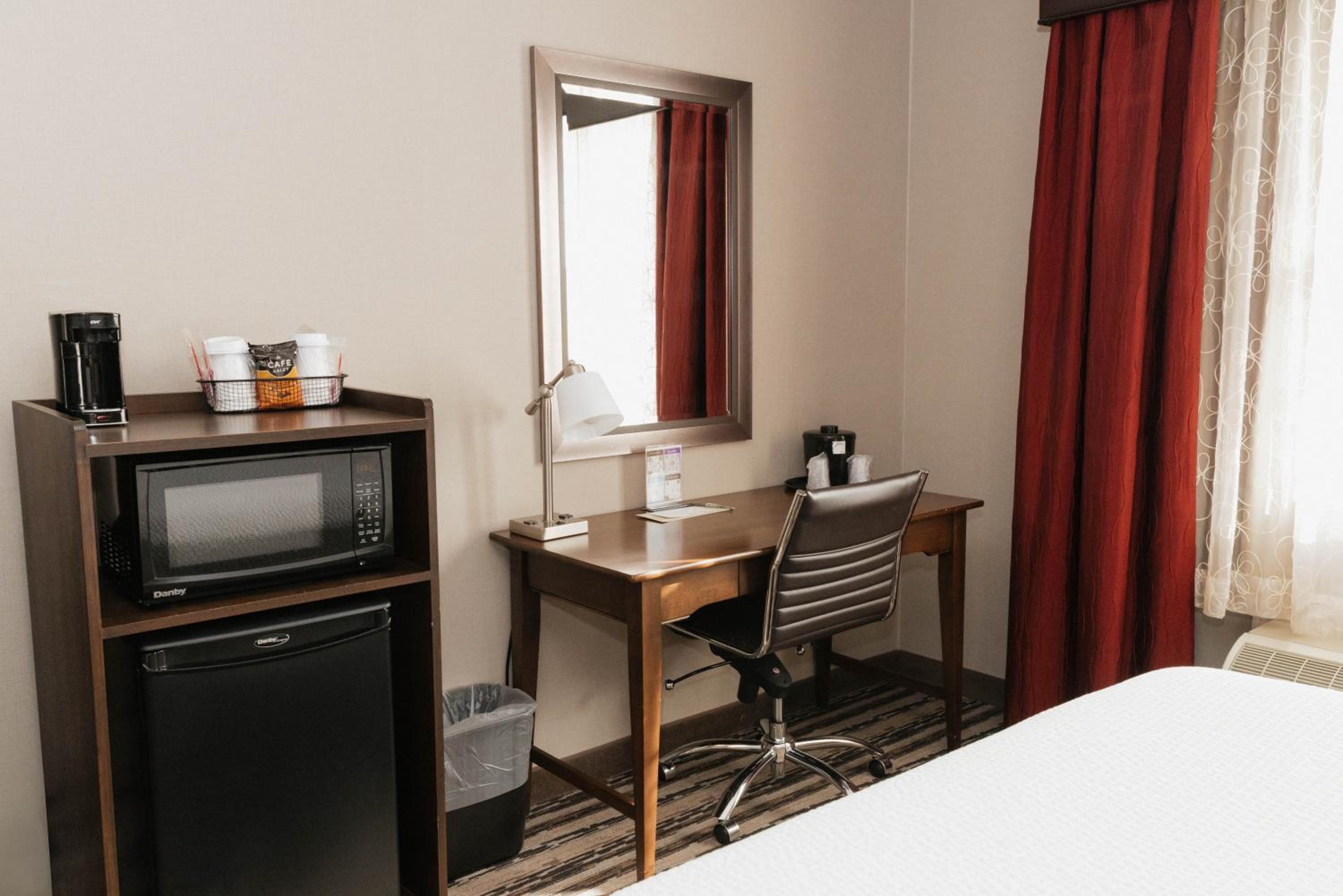 Deluxe Queen Room