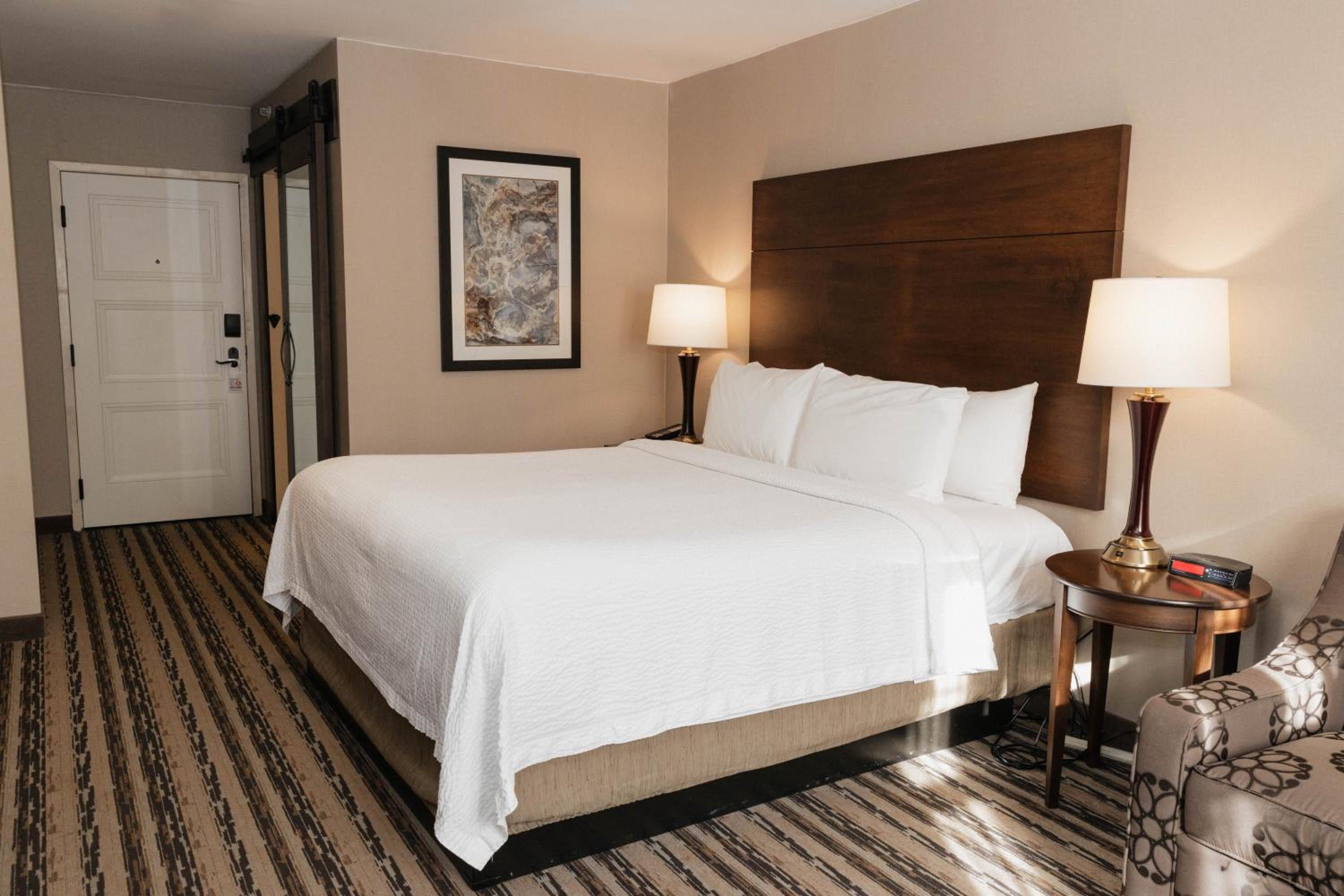 Deluxe King Room