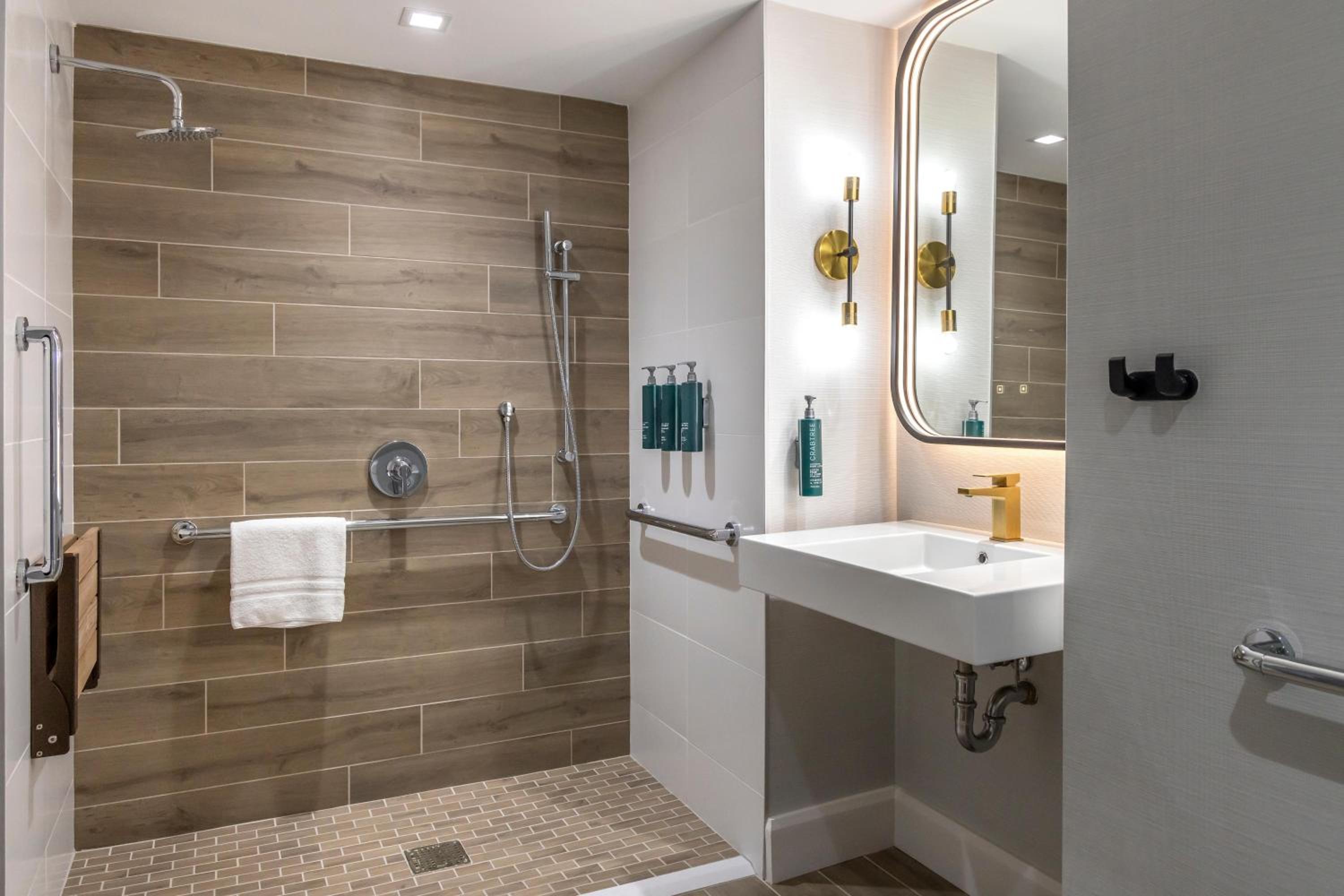 Oceanfront One-Bedroom Suite - Huntington Tower