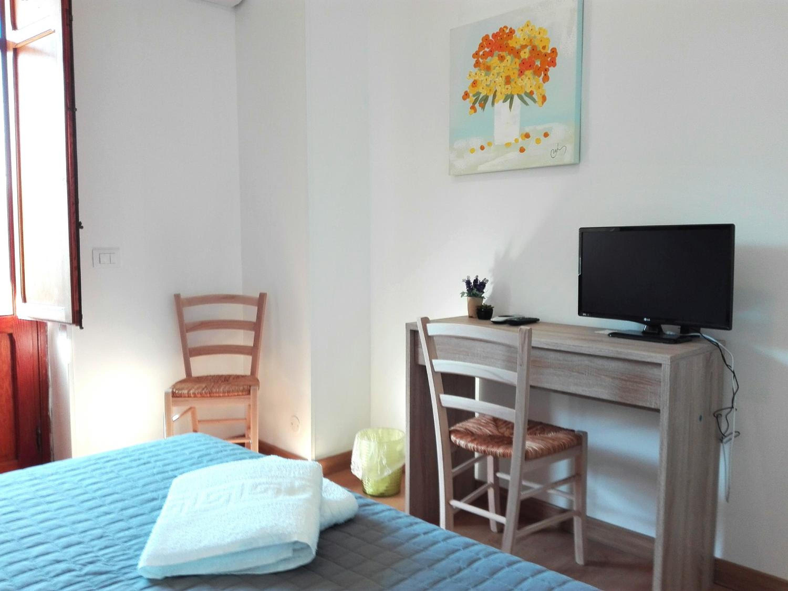 Deluxe Double Room with Balcony and Sea View photo 3
