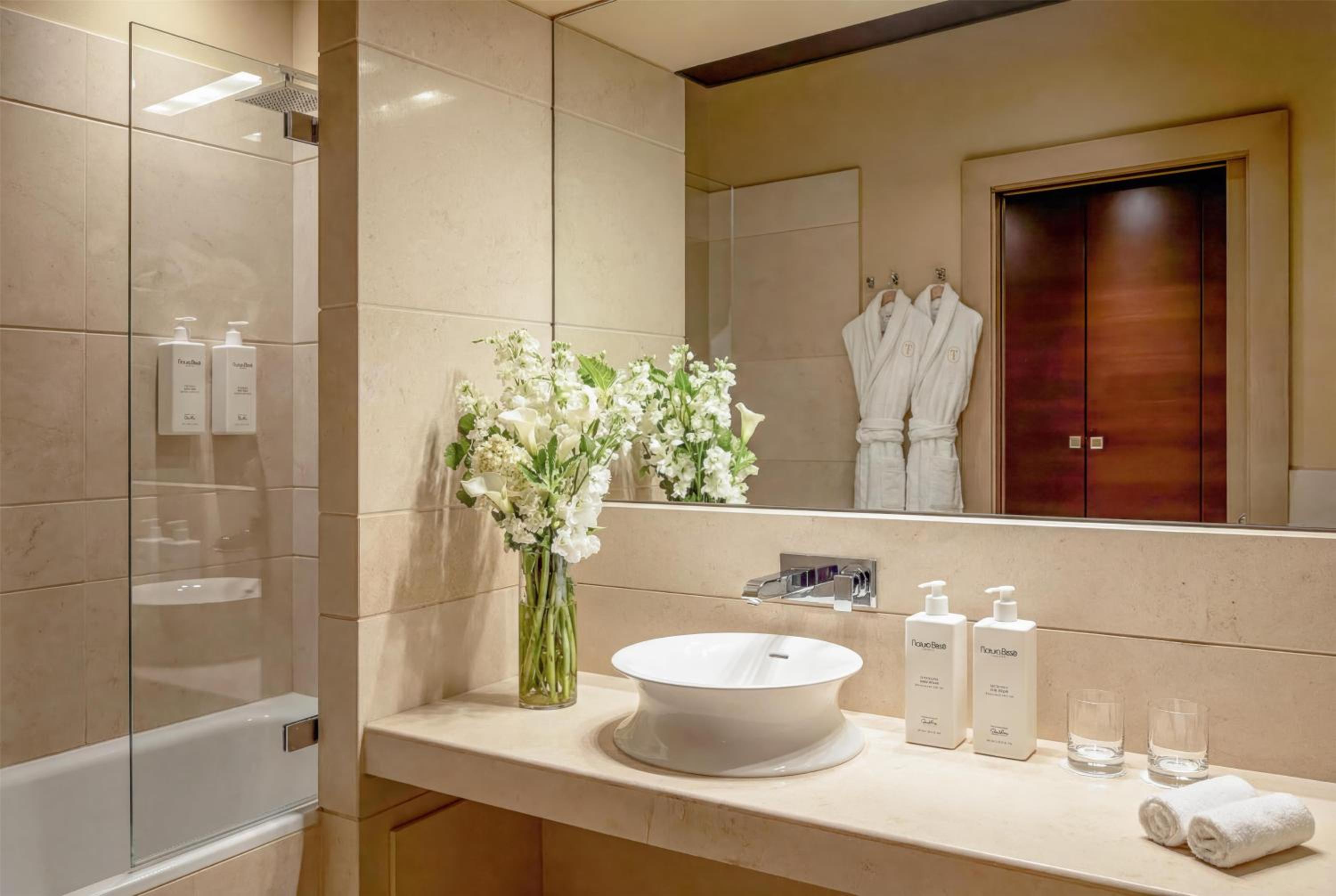 Premium Room - Photo 2