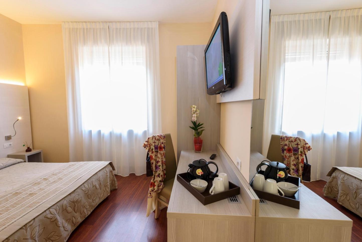 Double Room - Photo 2