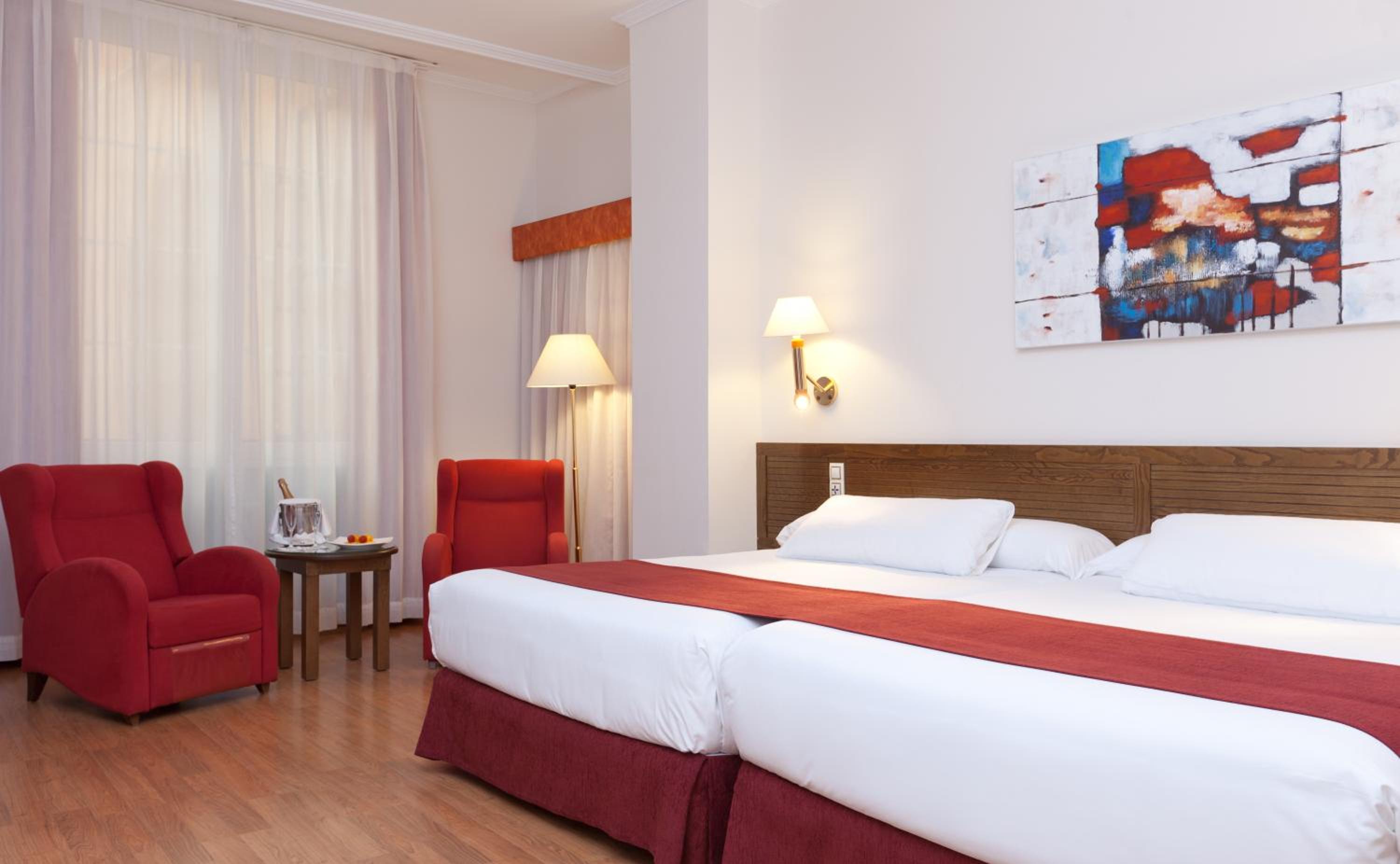 Superior Double Room (3 adults + 1 child) - Photo 3