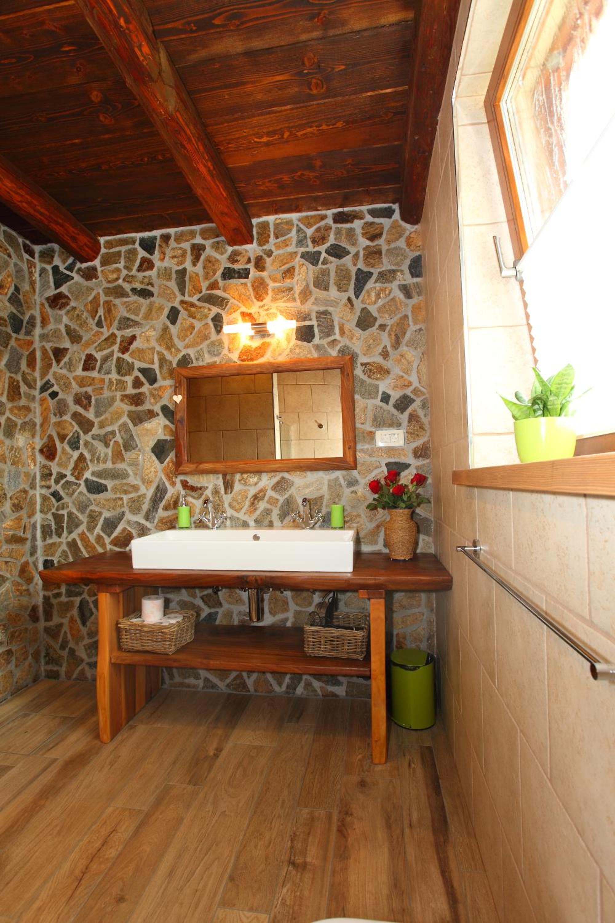 One-Bedroom Apartment with Terrace photo 2