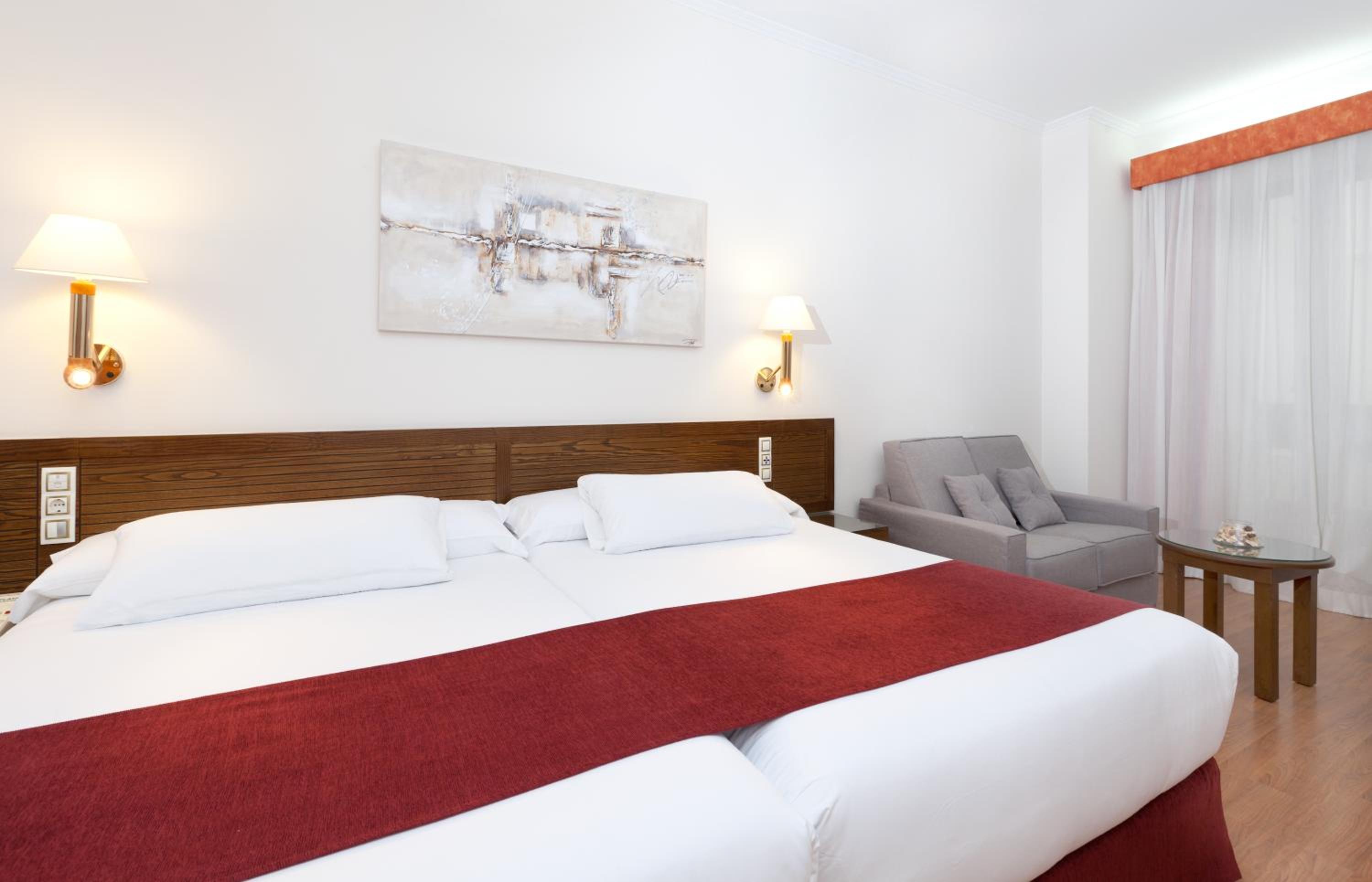 Superior Double Room (2 Adults + 2 Children) - Photo 4