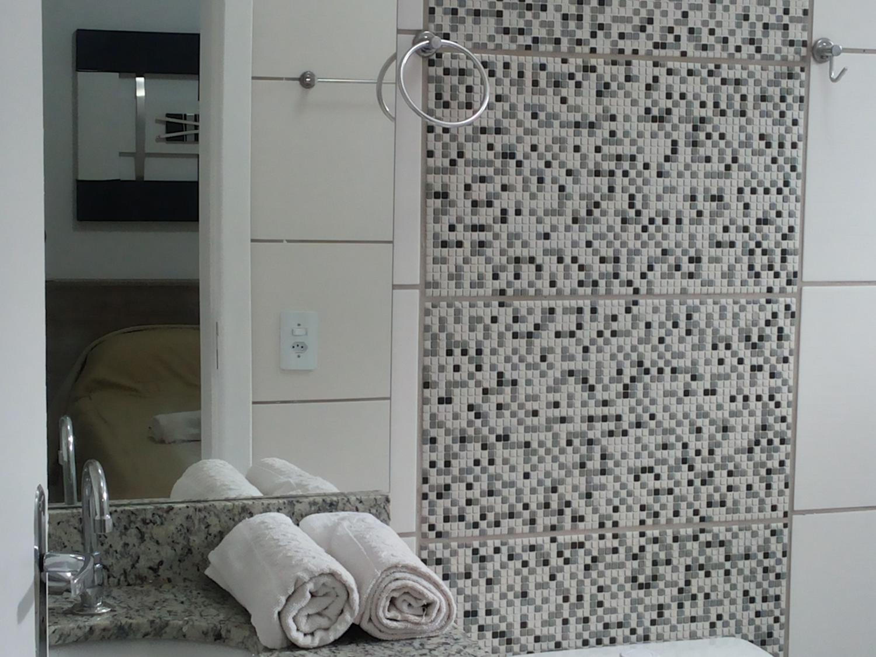 One-Bedroom Apartment - Photo 27