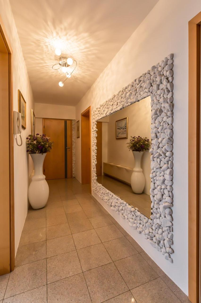 One-Bedroom Apartment with Garden View photo 3