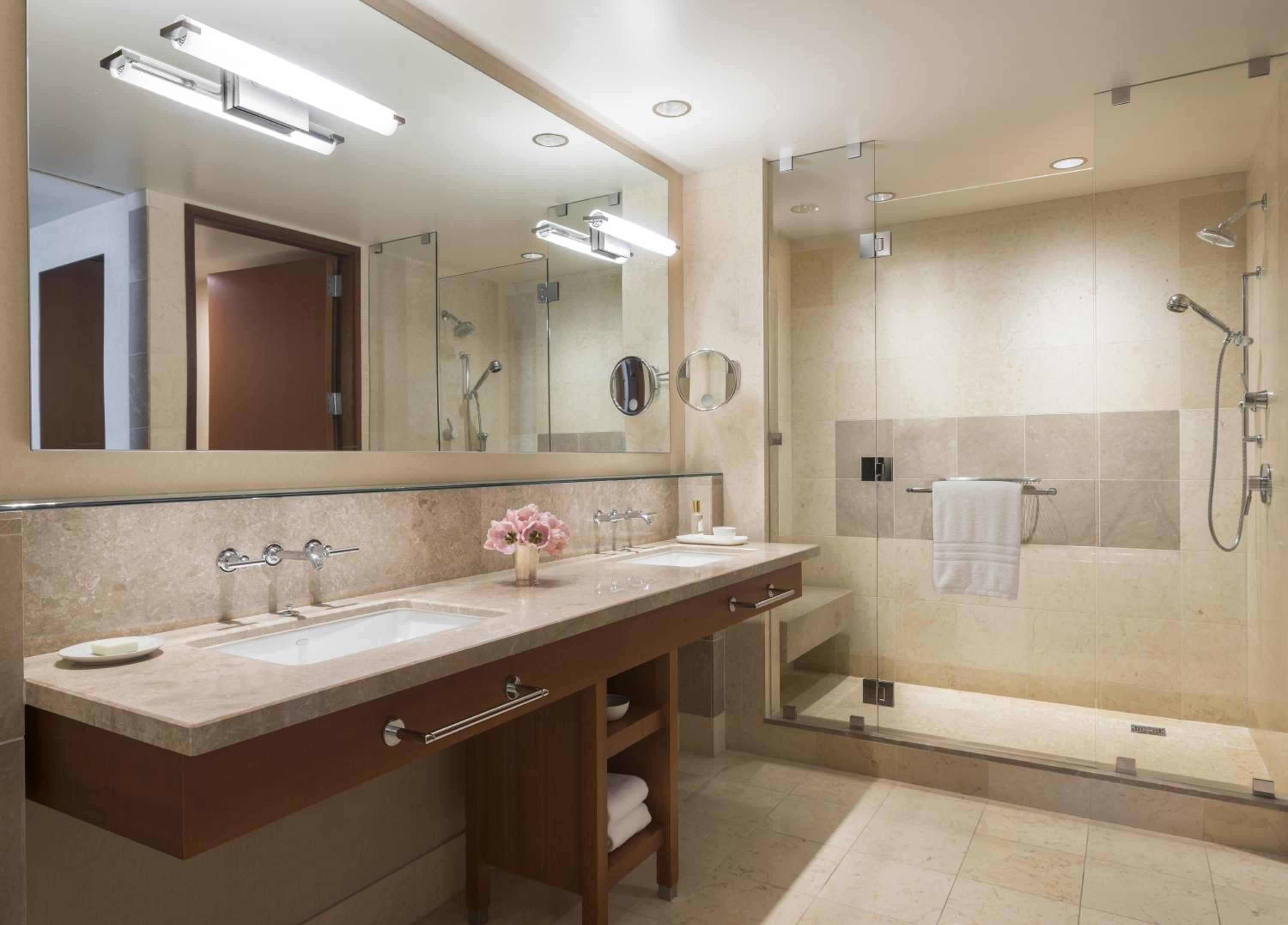 Superior ADA Mobility Room double beds photo 3