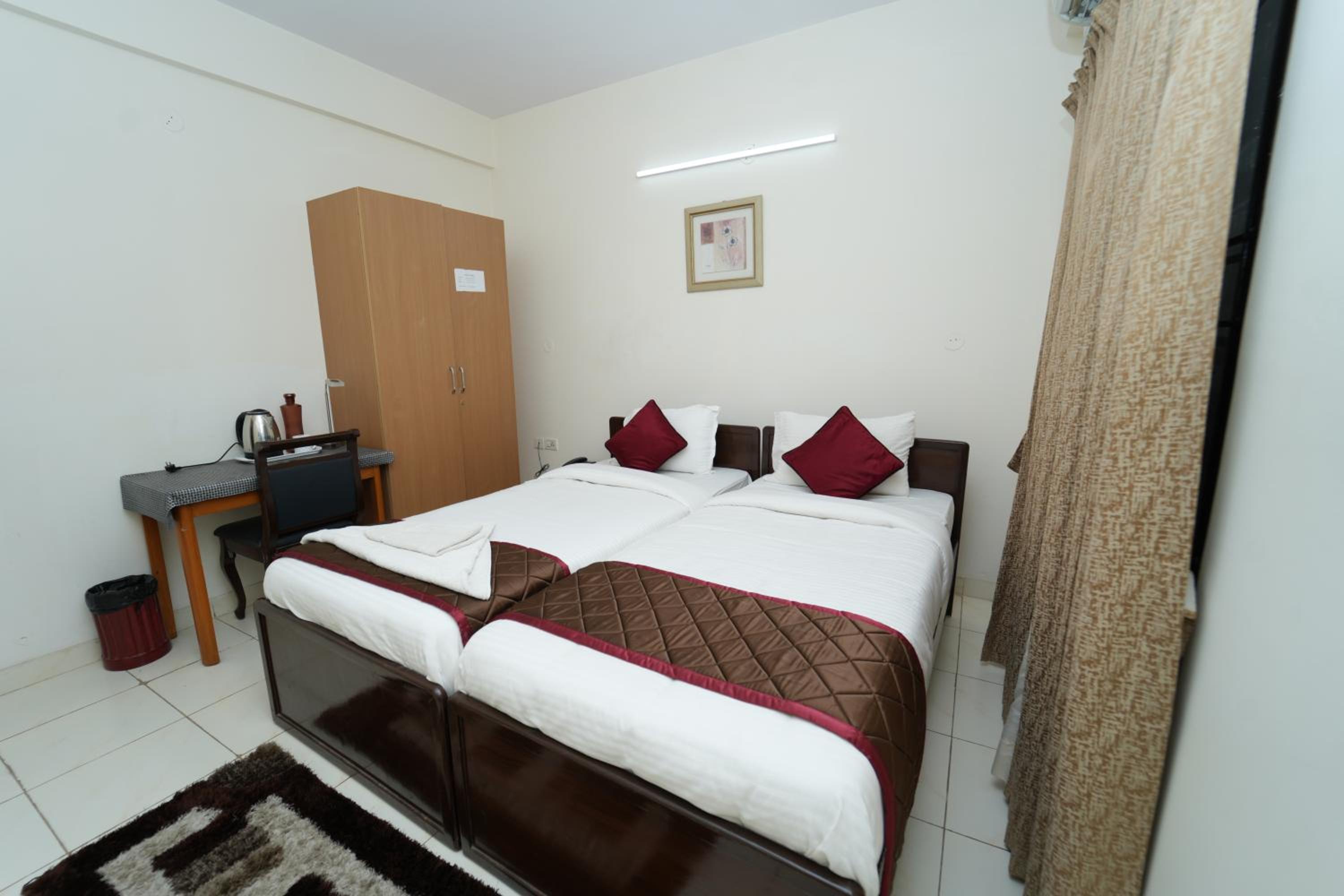 Deluxe Twin Room - Photo 2