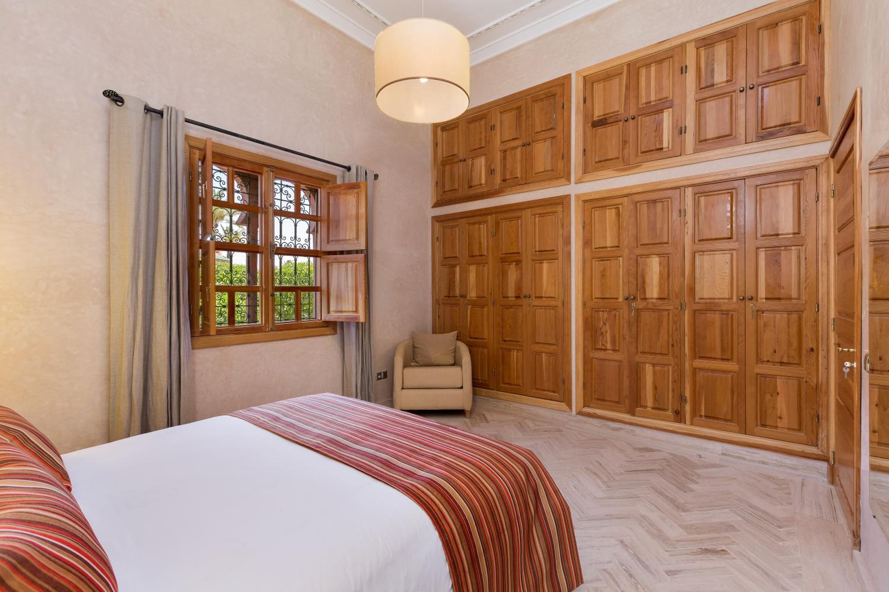 Villa 4 Chambres avec Piscine Privée Chauffée