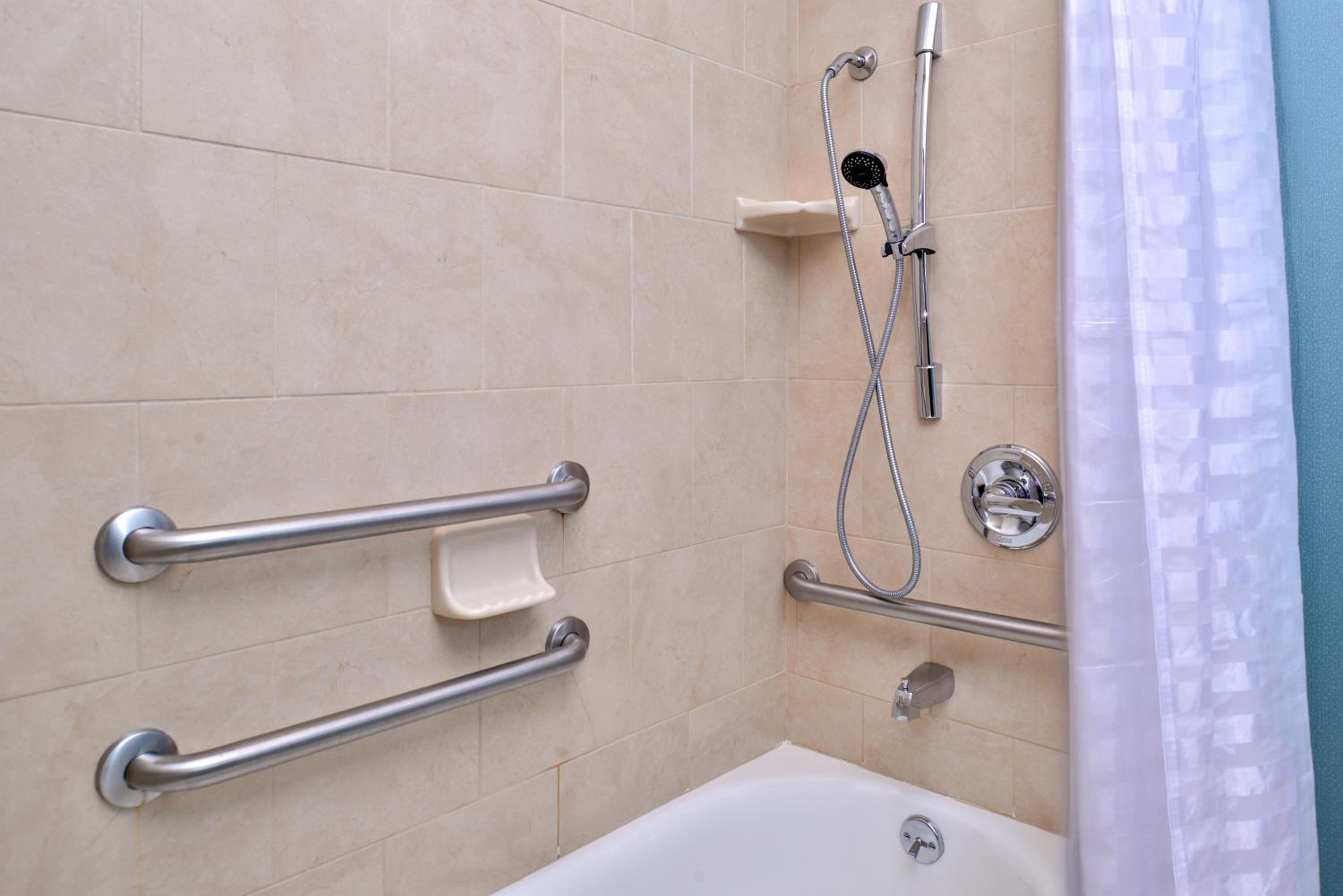 King Room with Sofa Bed and Shower - Disability Access - Photo 5