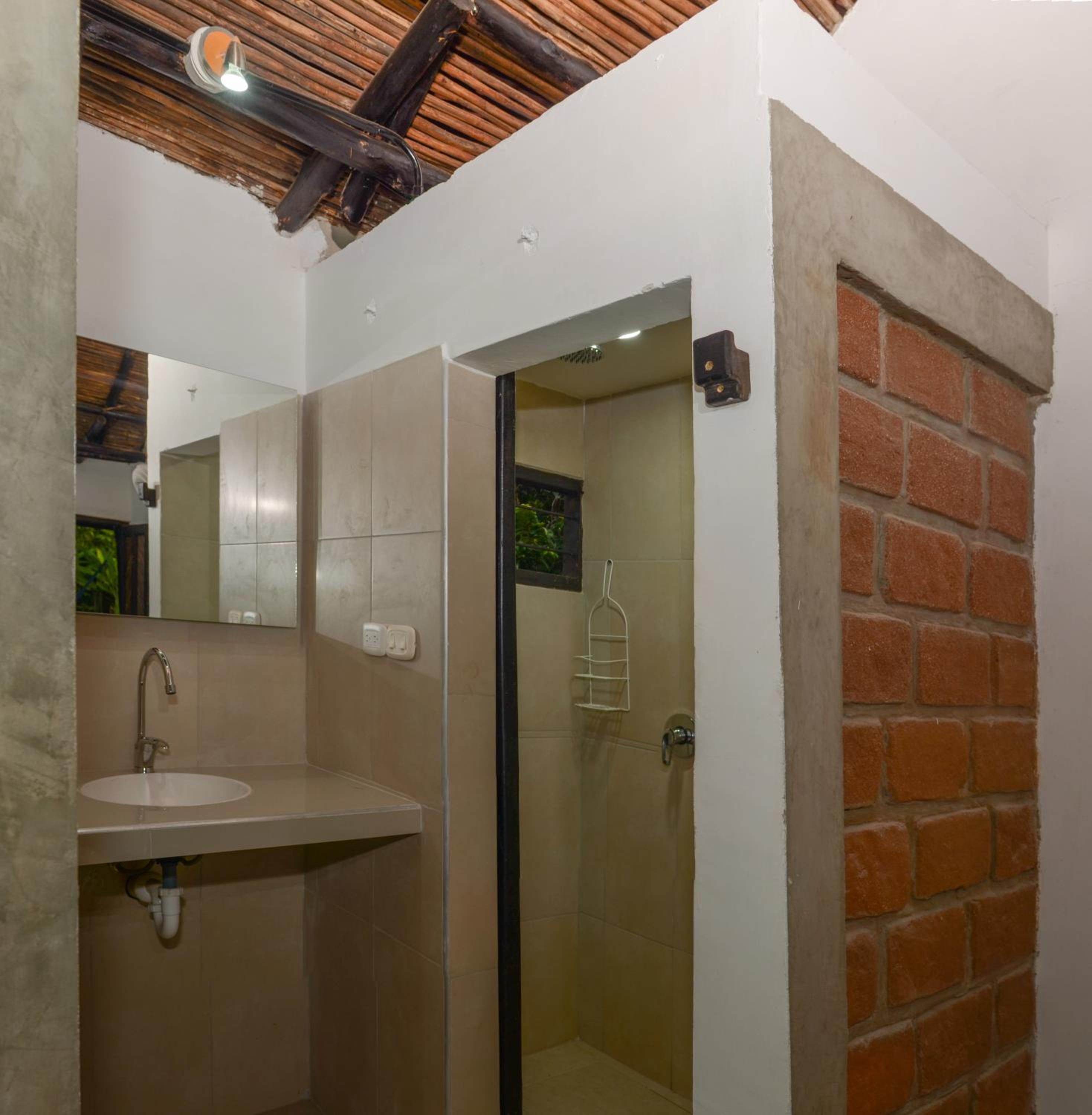 Bungalow 4 photo 2