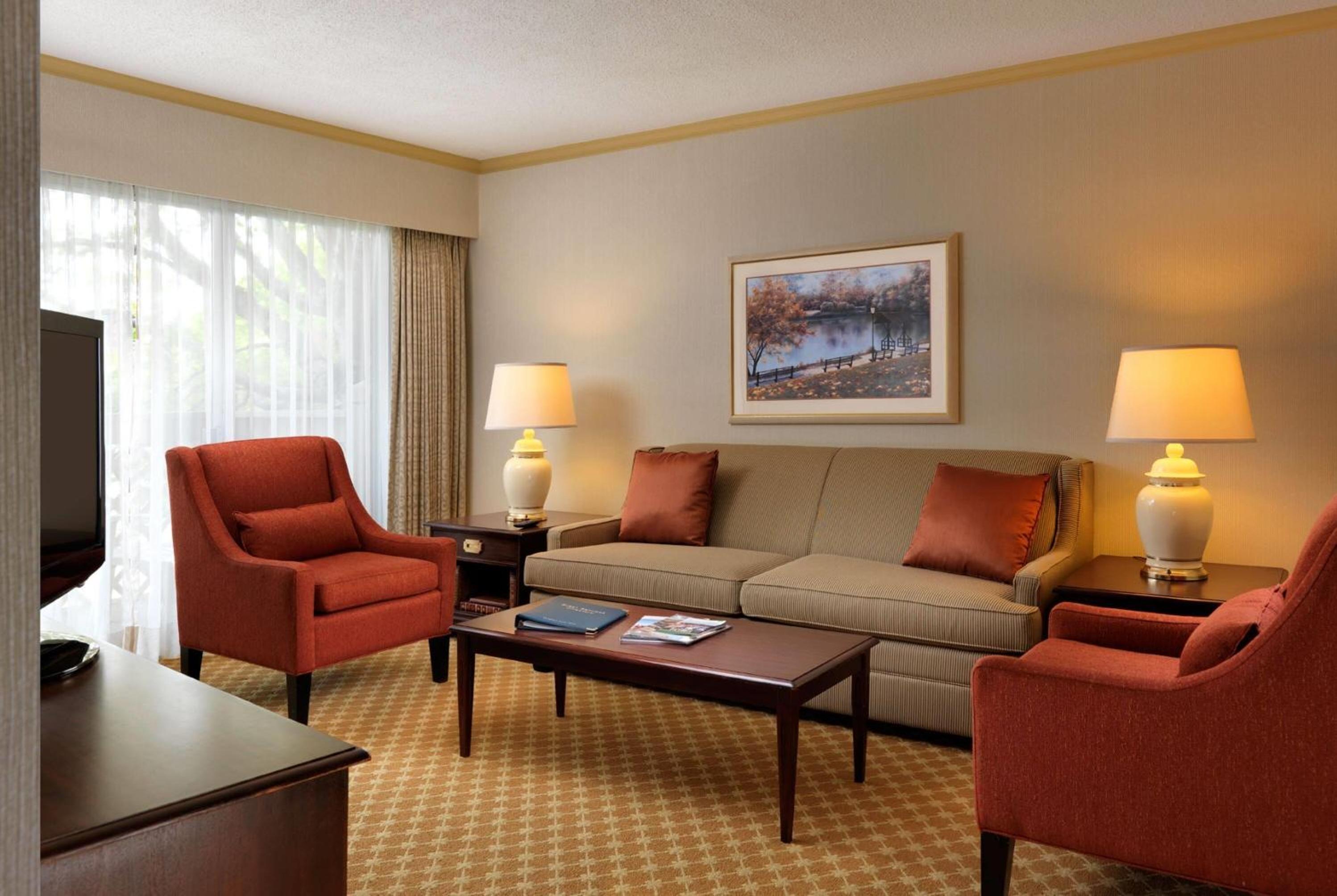 One-Bedroom King Suite - Non-Smoking - Photo 1