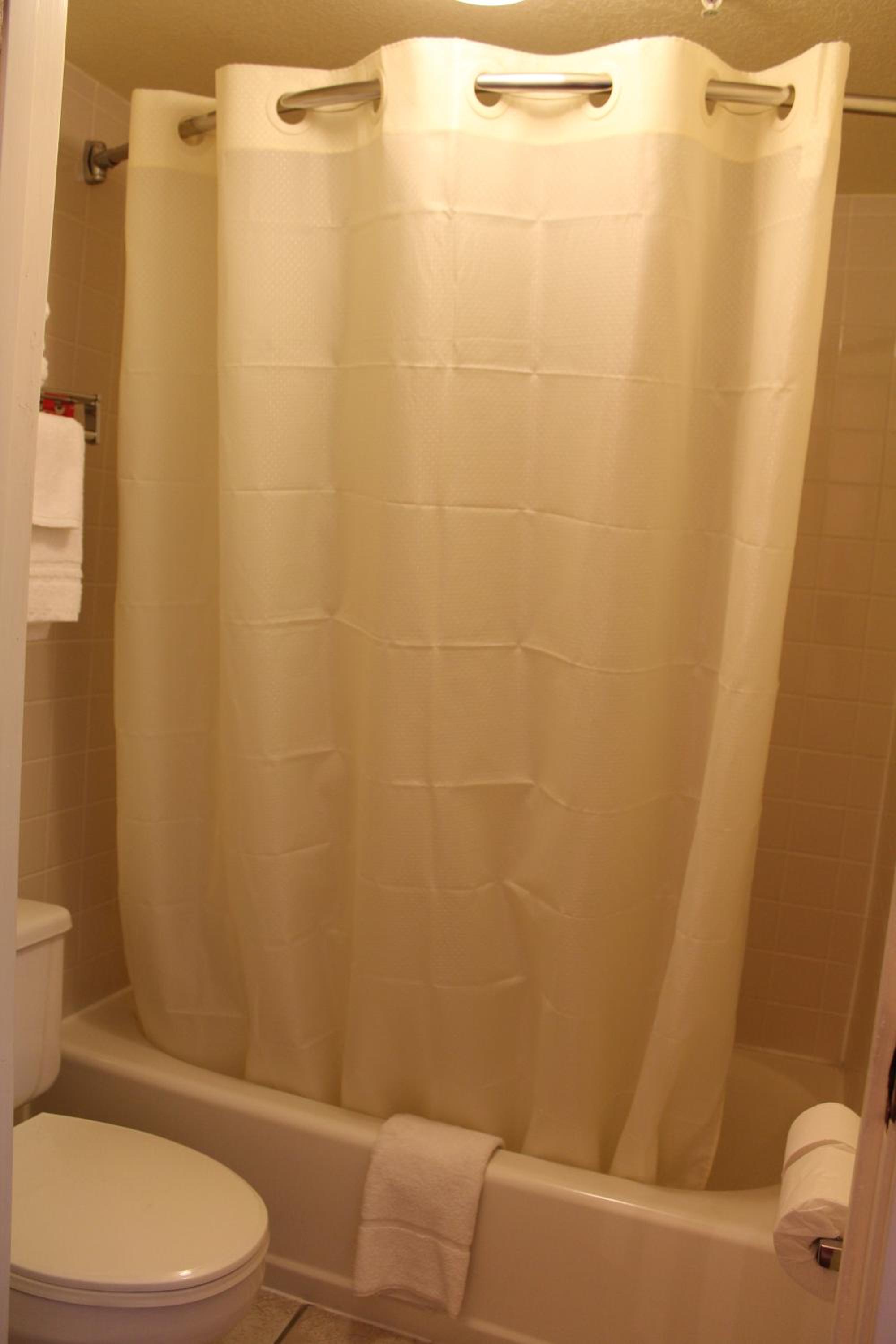 King Suite - Non-Smoking - Photo 3