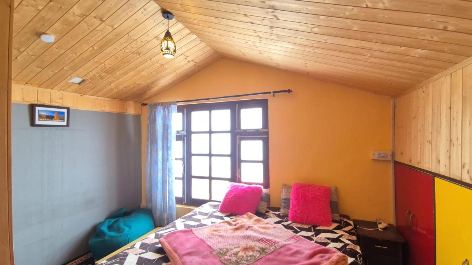Deluxe Double Room (2 Adults + 1 Child)