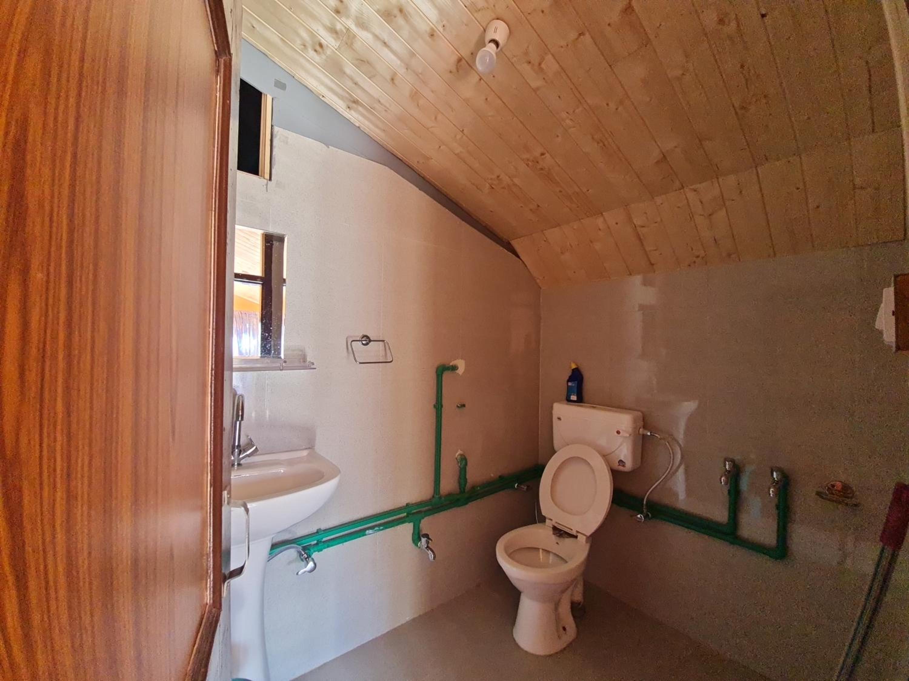 Deluxe Double Room (2 Adults + 1 Child) photo 3