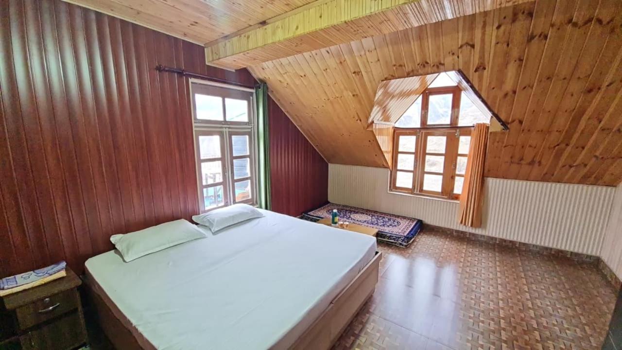 Deluxe Double or Twin Room with Mountain View photo 3