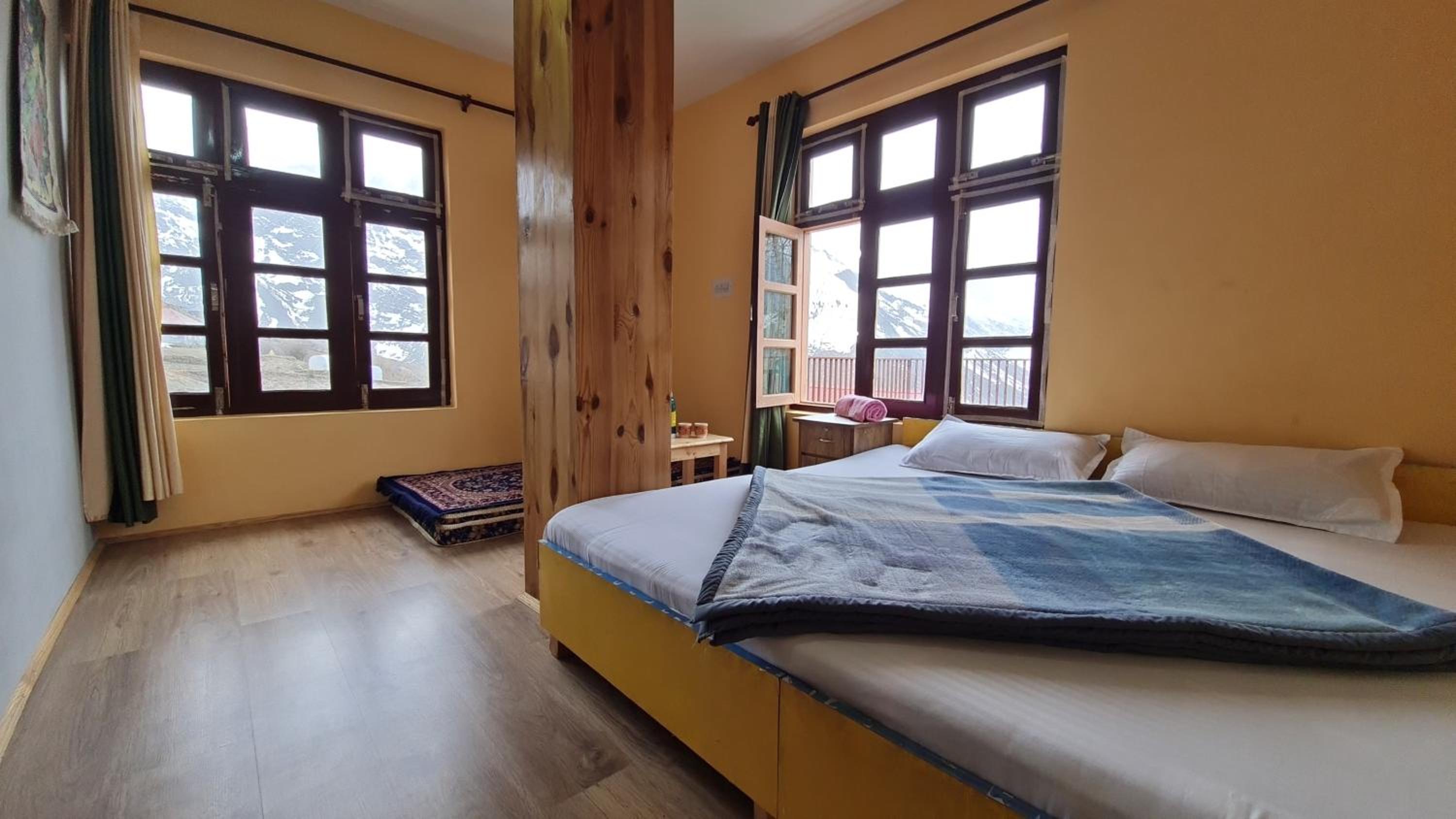 Double Room with Mountain View