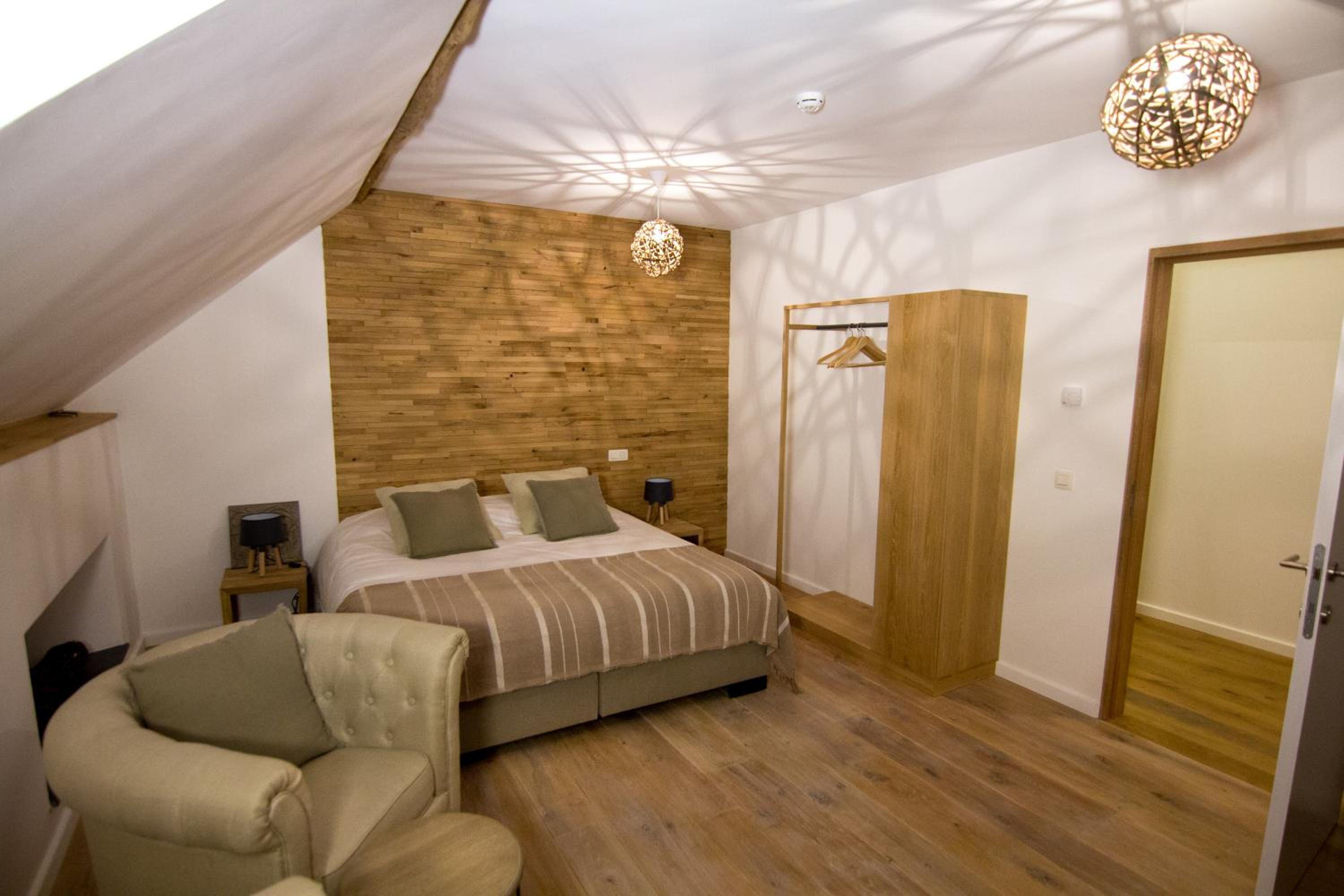 Deluxe Double Room with Shower photo 2