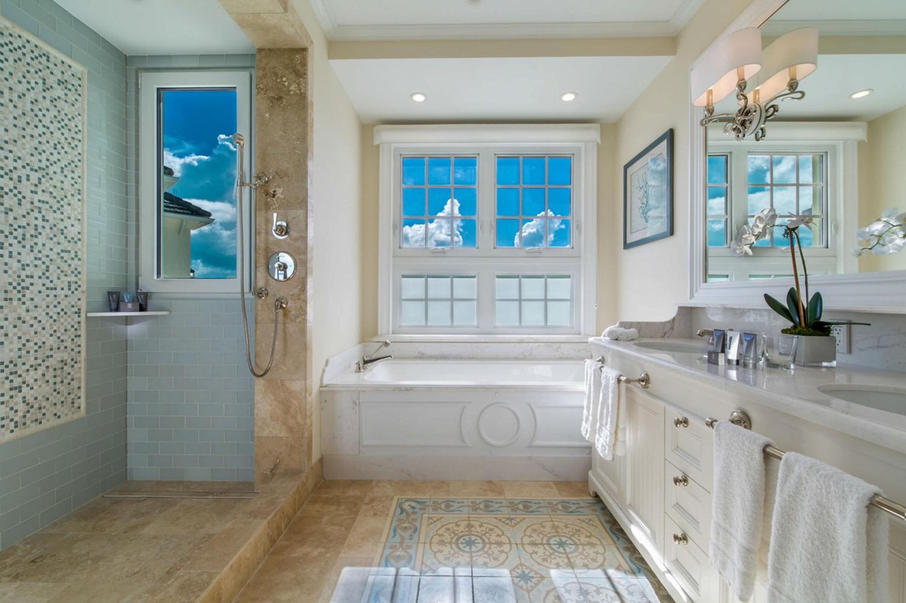 Three-bedroom Oceanfront Suite