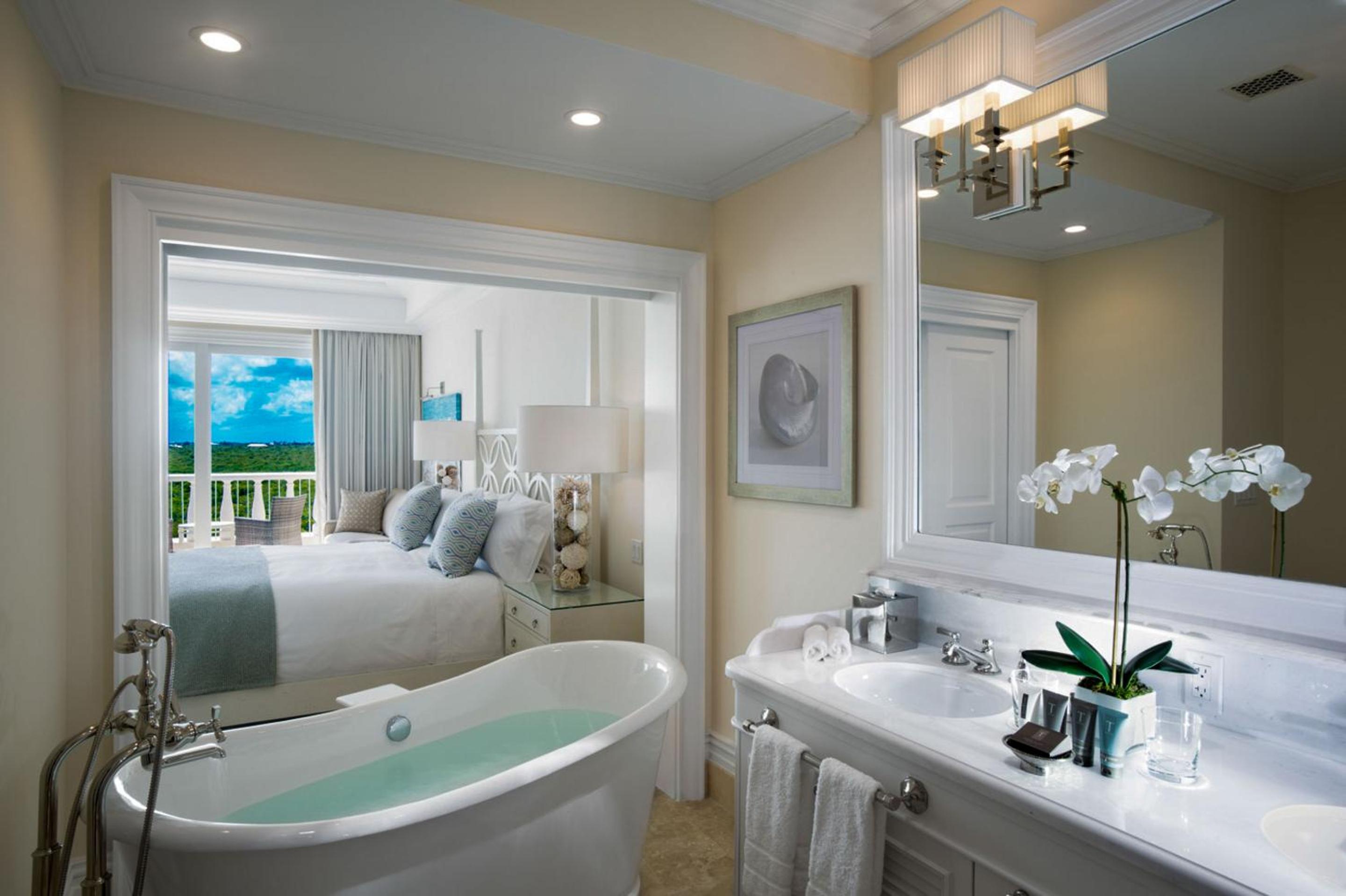 Three-bedroom Oceanfront Suite
