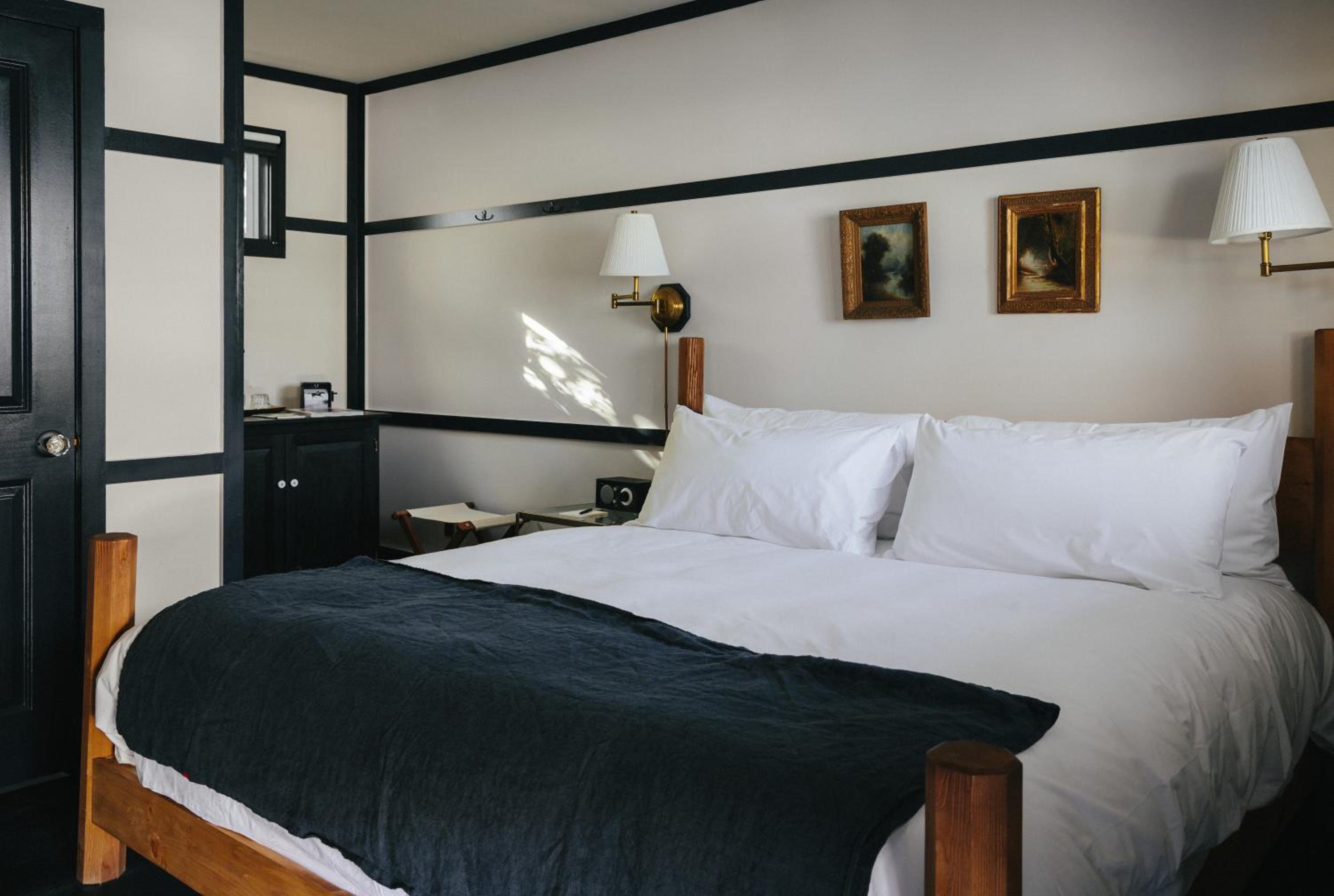 Standard King Room photo 1
