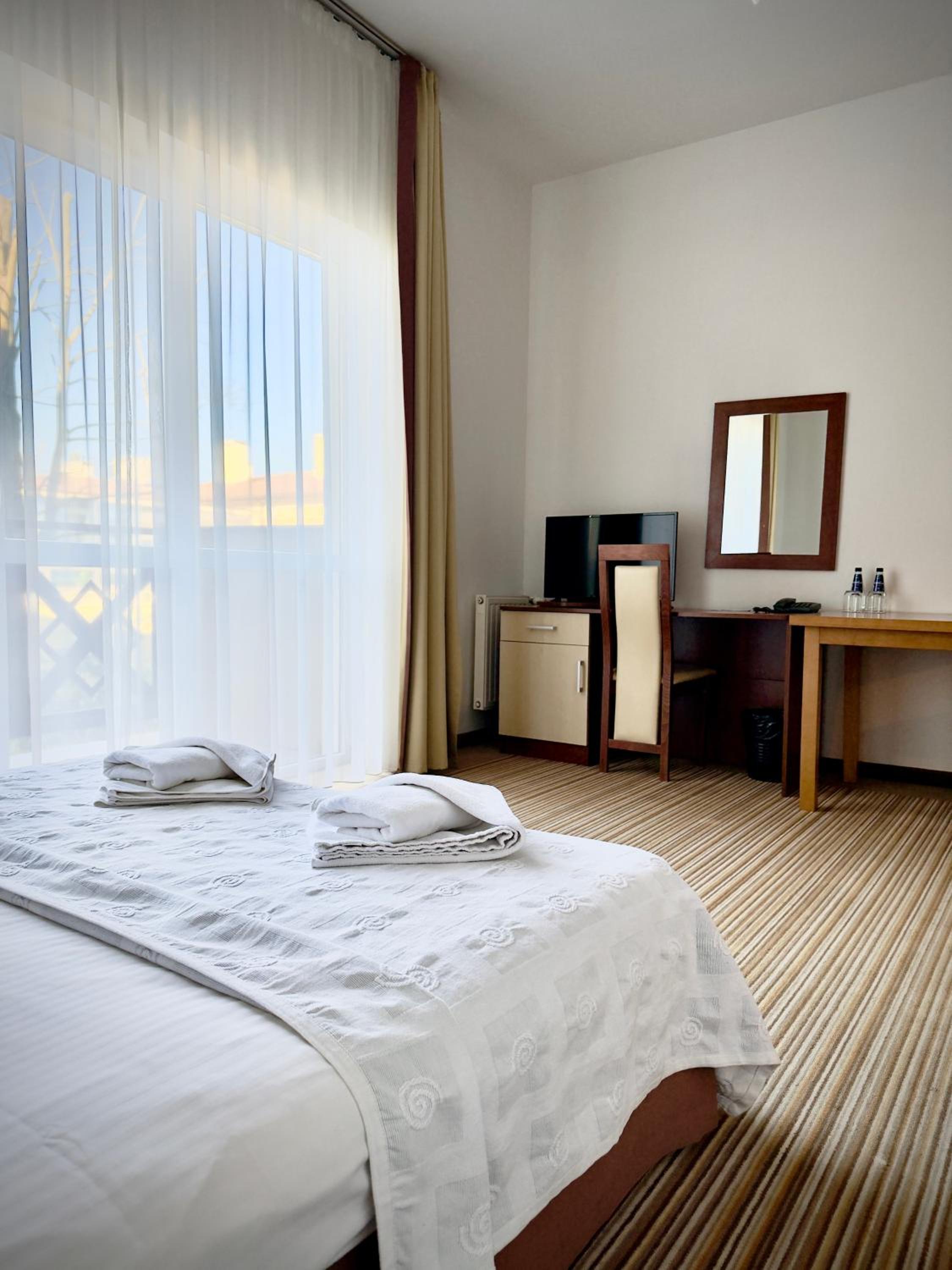Double Room - Disability Access photo 2