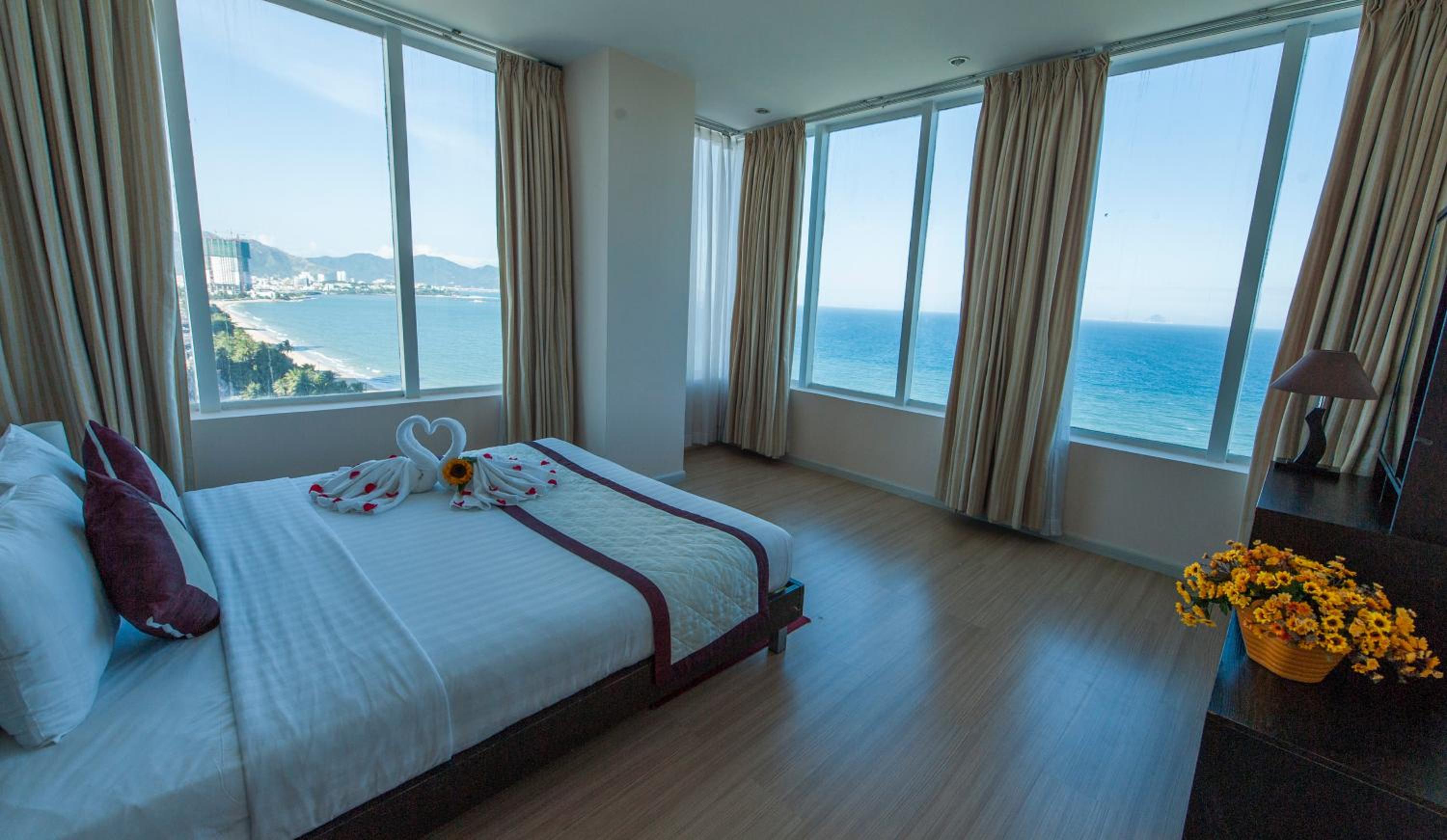 Two-Bedroom Apartment with Sea View photo 3