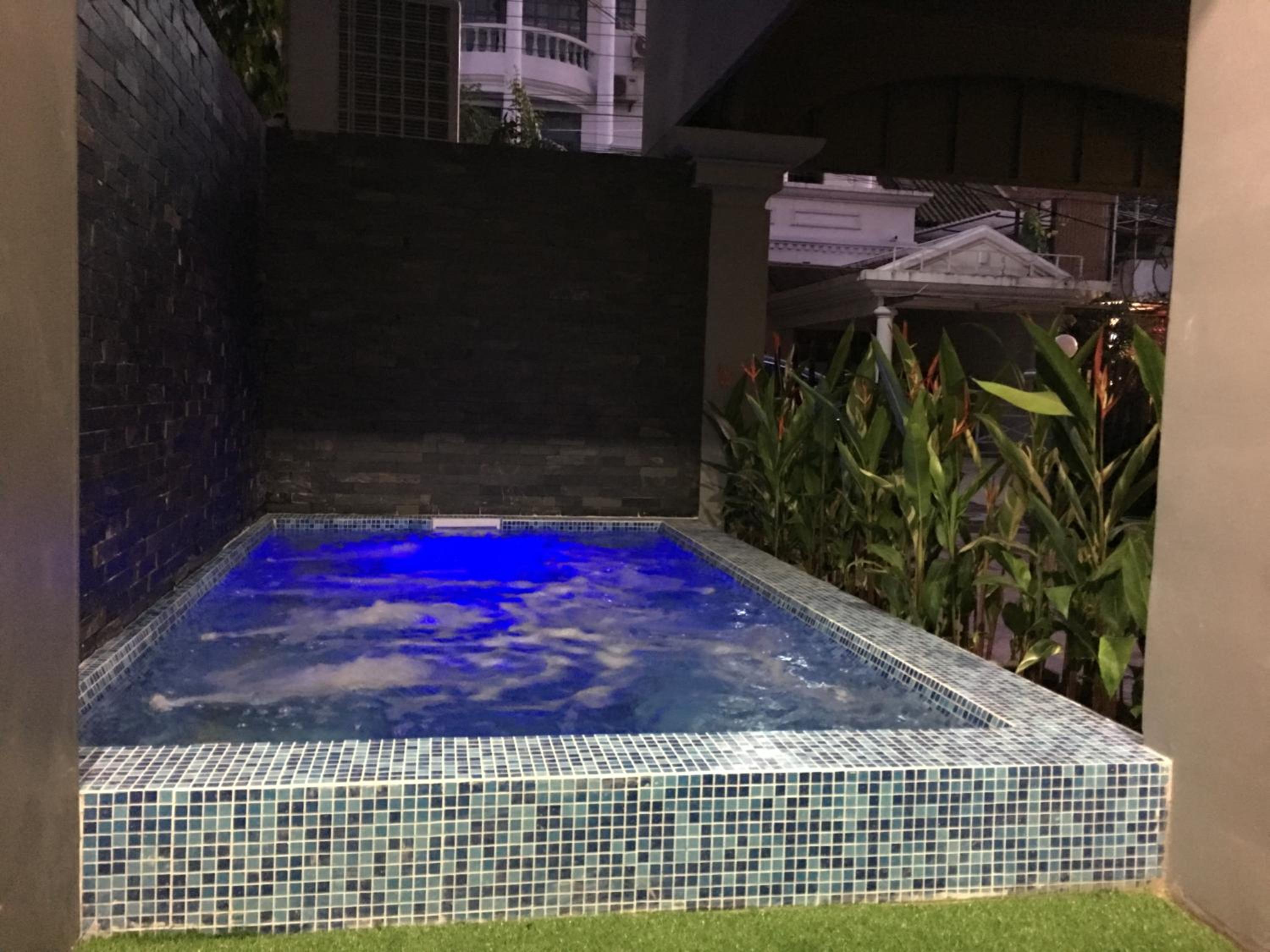 Three-Bedroom Villa - Photo 9