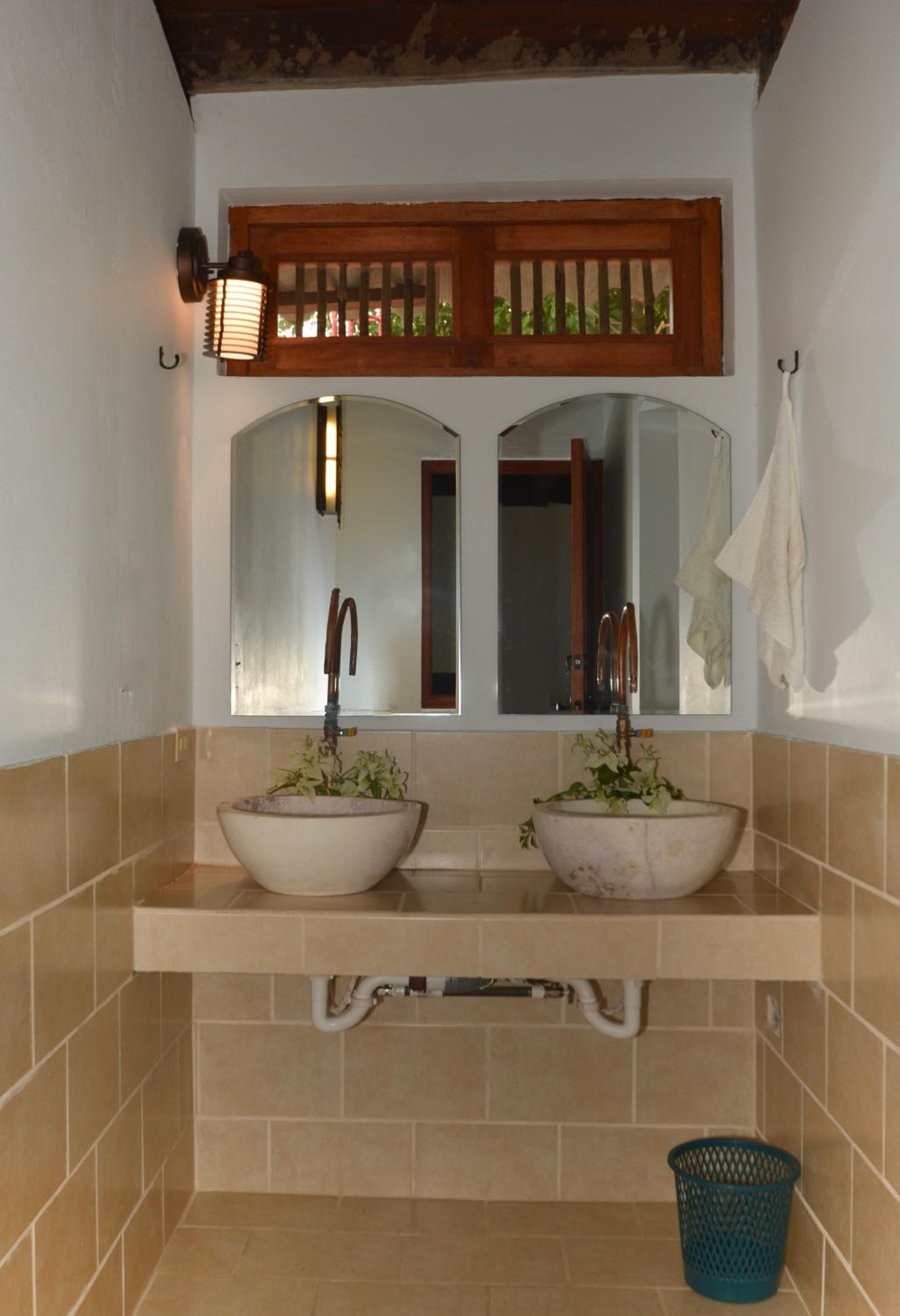 Double Room with Shared Bathroom photo 3