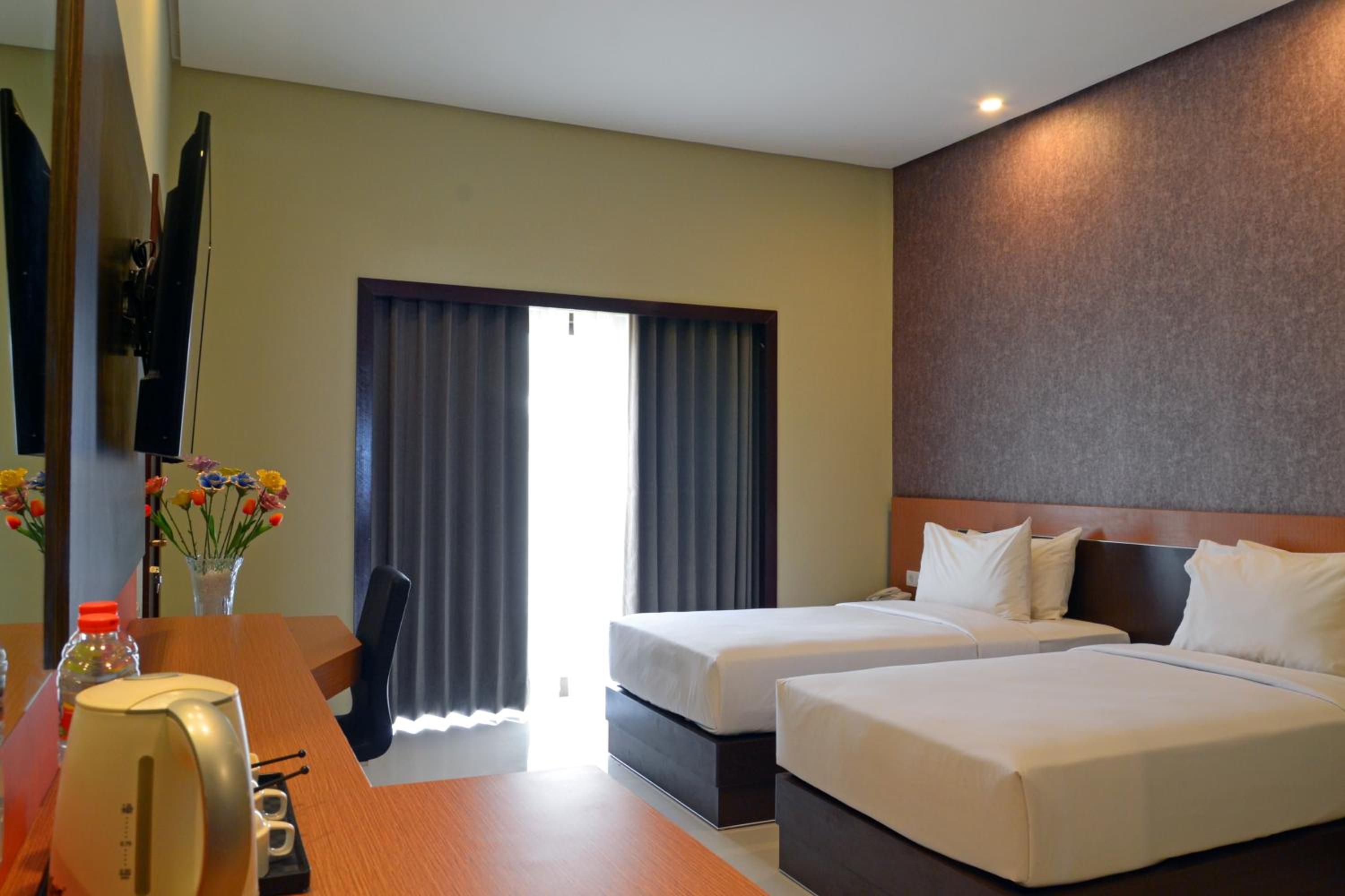 Twin Room with Balcony photo 2