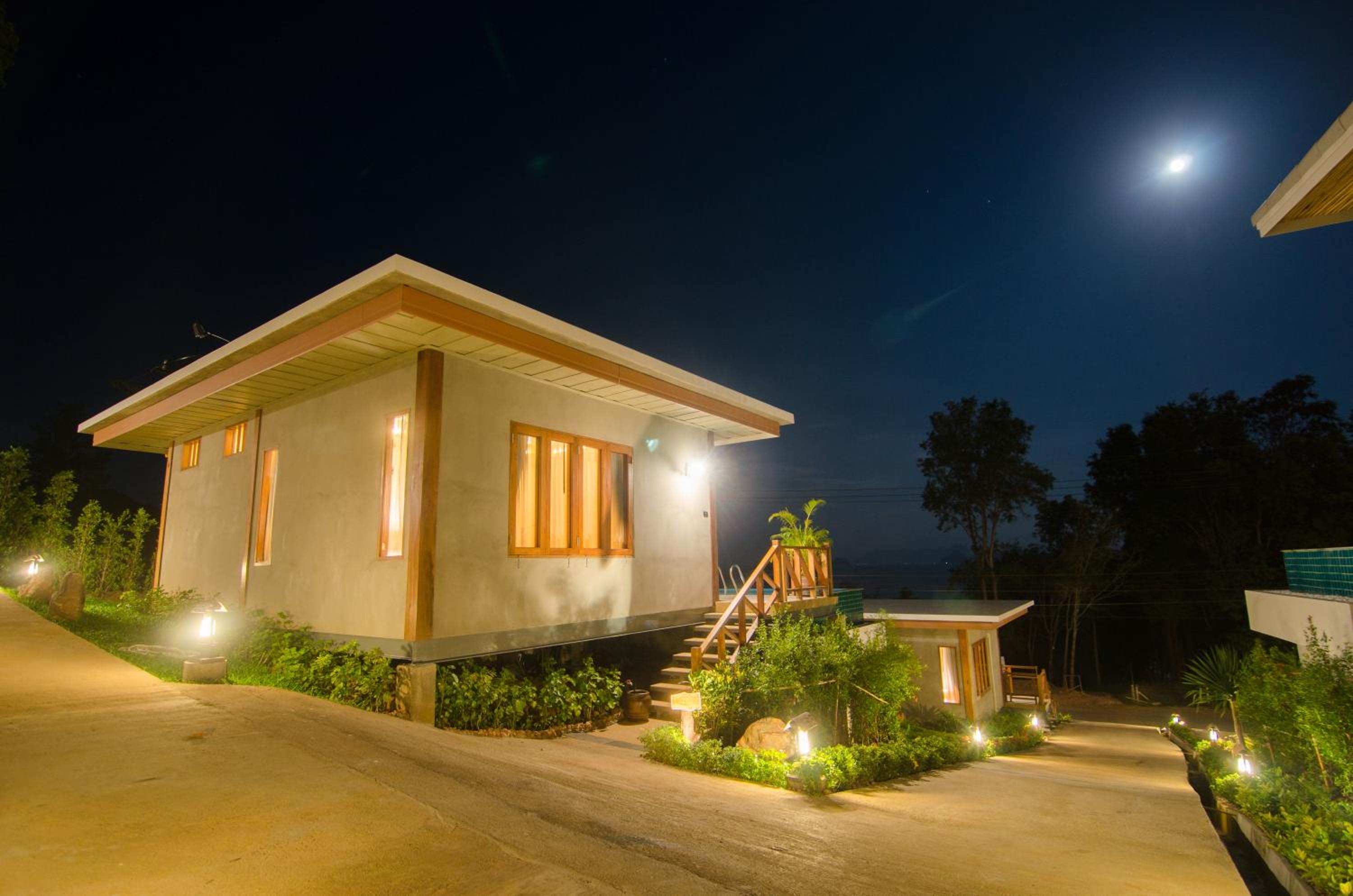 Deluxe Pool Villa with Ocean View photo 3