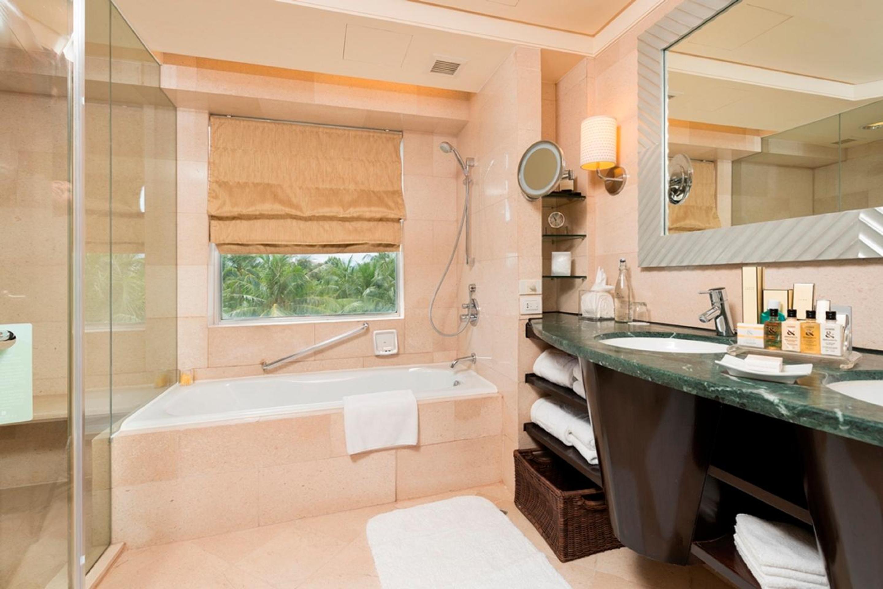 Panorama Double Suite (Ocean Wing) - Photo 6