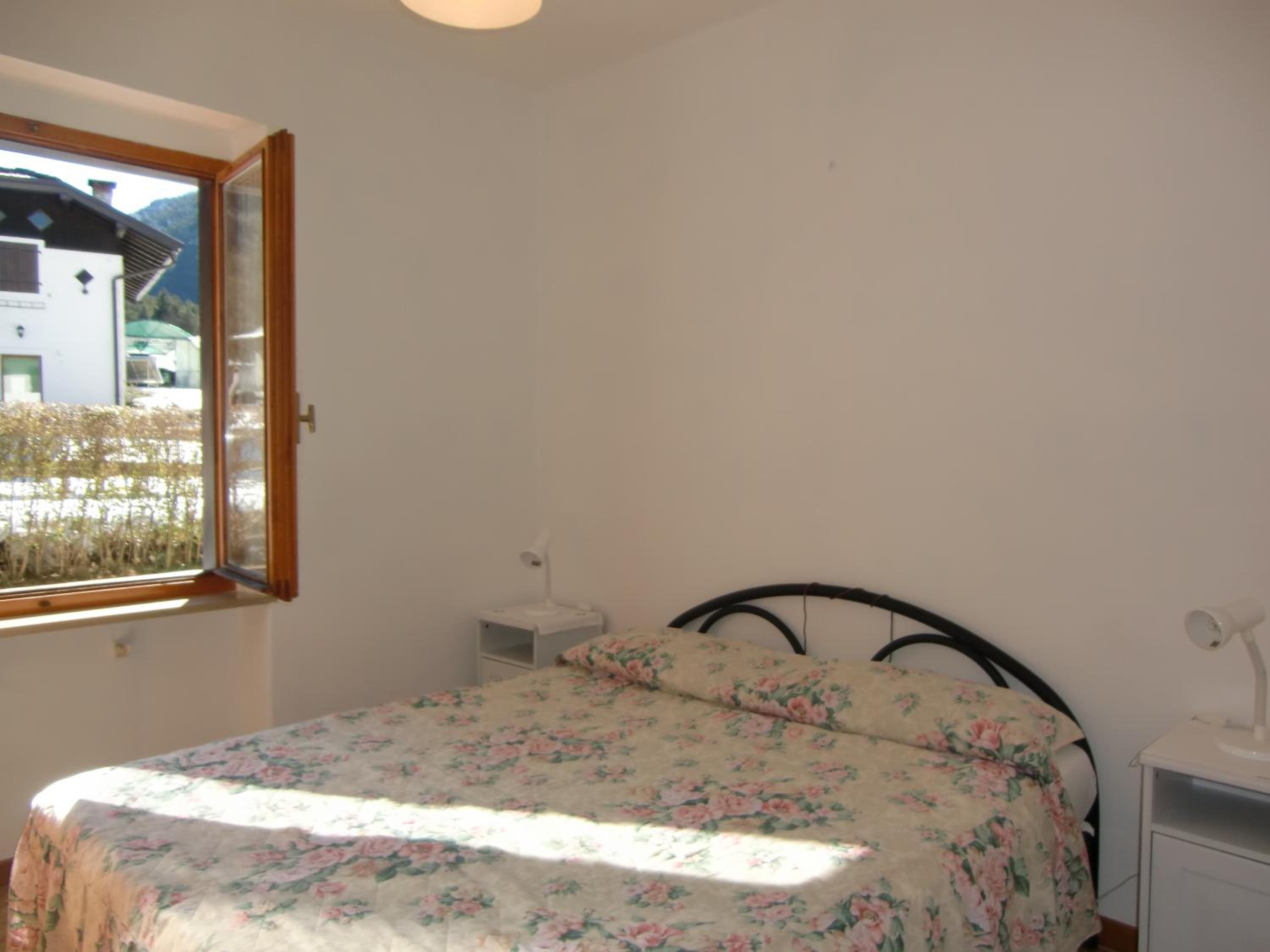 Three-Bedroom Apartment photo 2