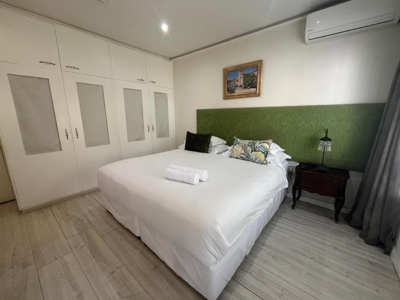 King Room Business - Photo 1