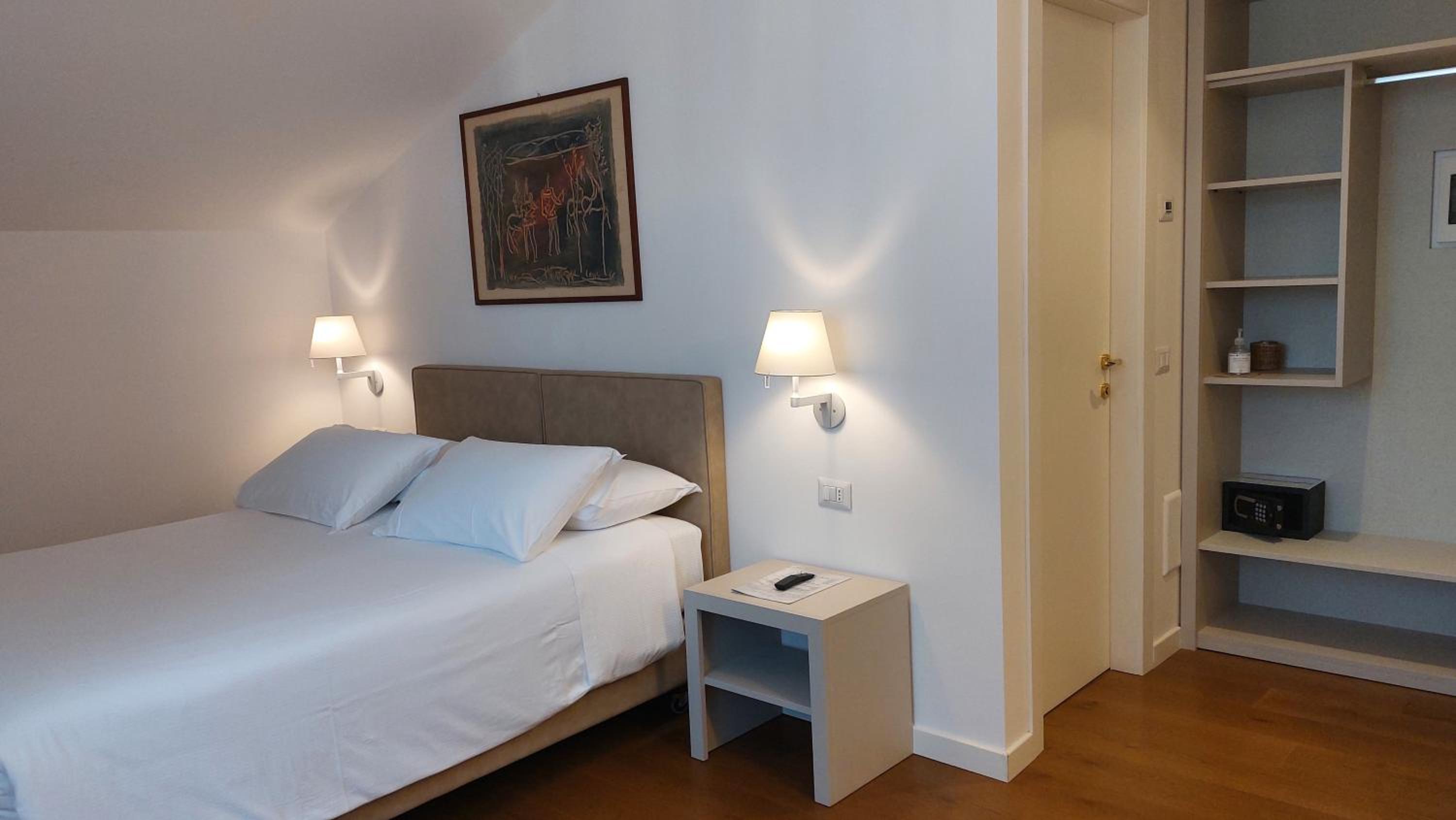 Double Room with Private Bathroom photo 3
