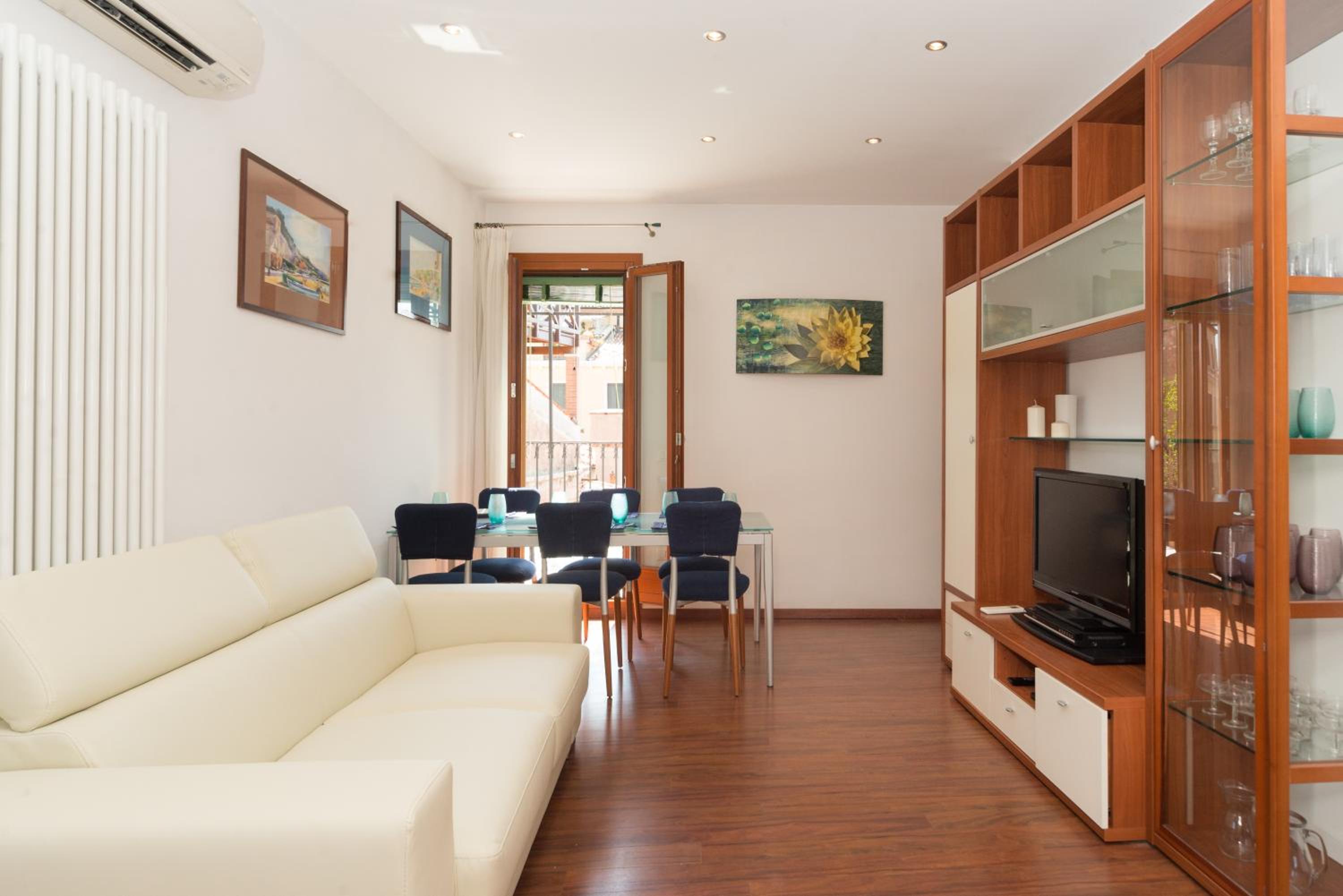Apartment with Terrace photo 3