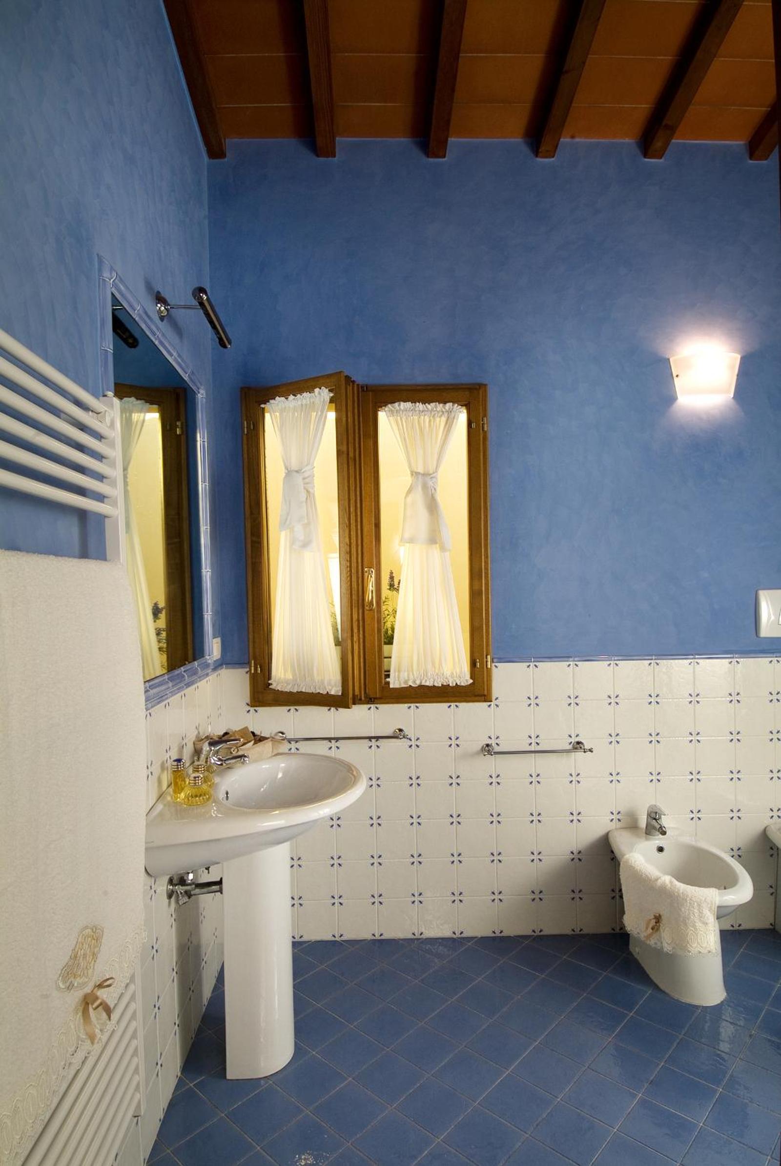 Apartment (4 Adults) photo 3