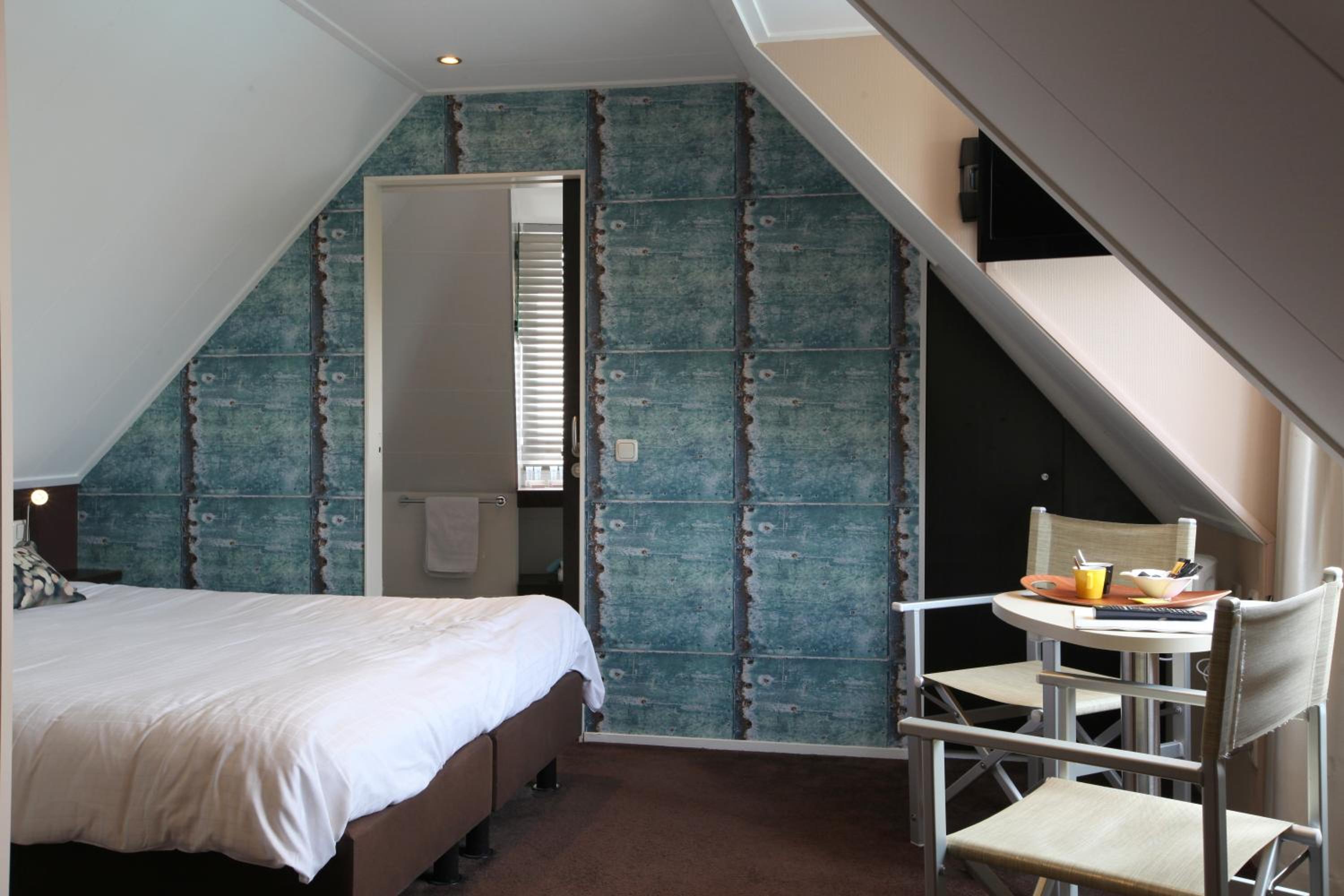 Cozy Comfort Double Room with Lake View photo 2