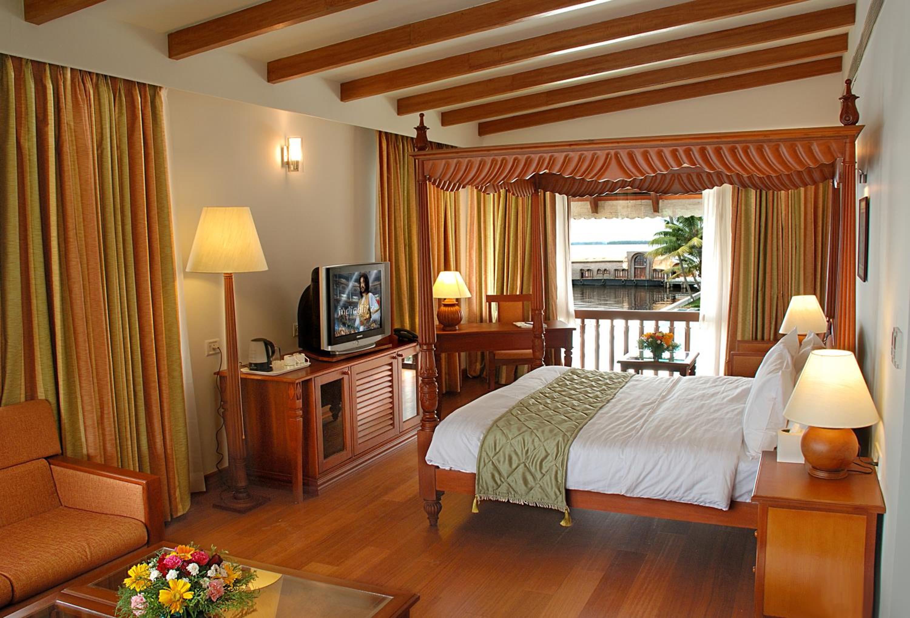Superior Lake Front Suite - Photo 4
