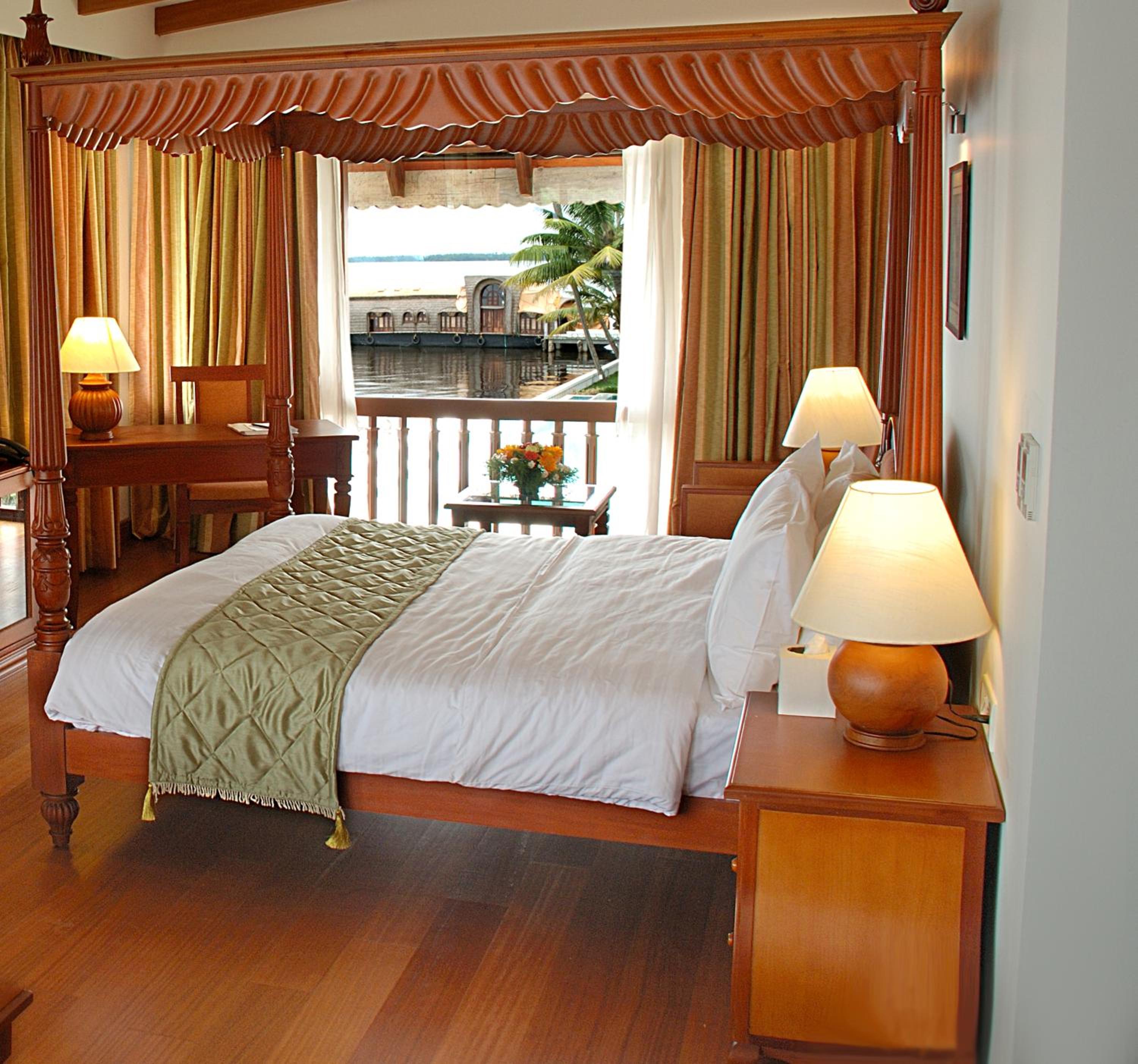 Superior Lake Front Suite - Photo 2