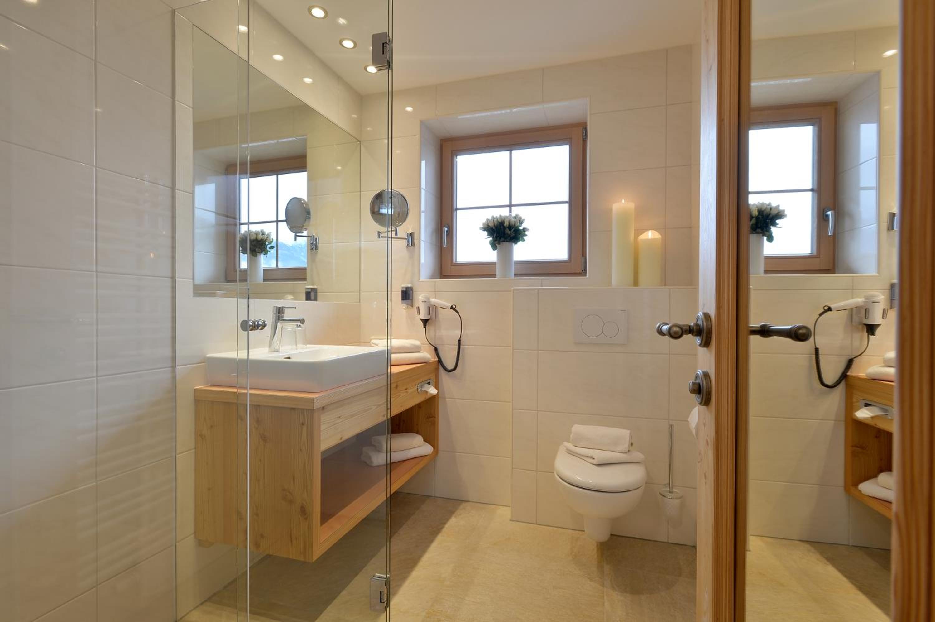 Large Double Room - Photo 3